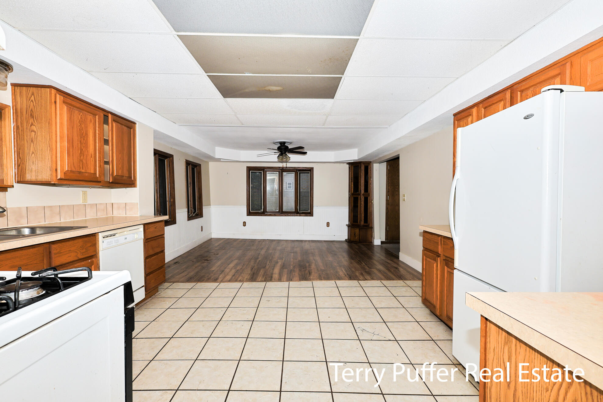 2569 Harding Avenue Property Photo 10