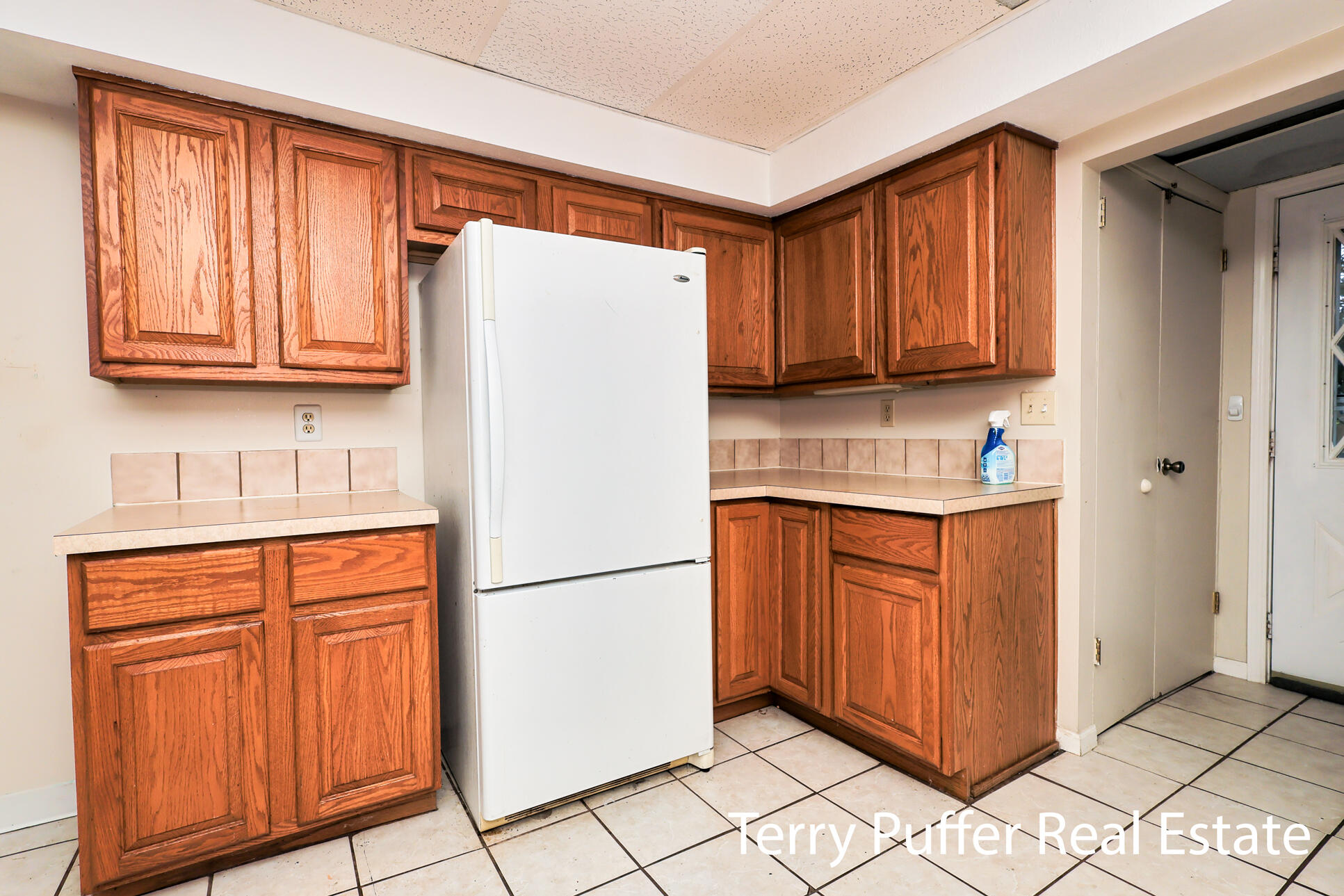 2569 Harding Avenue Property Photo 12