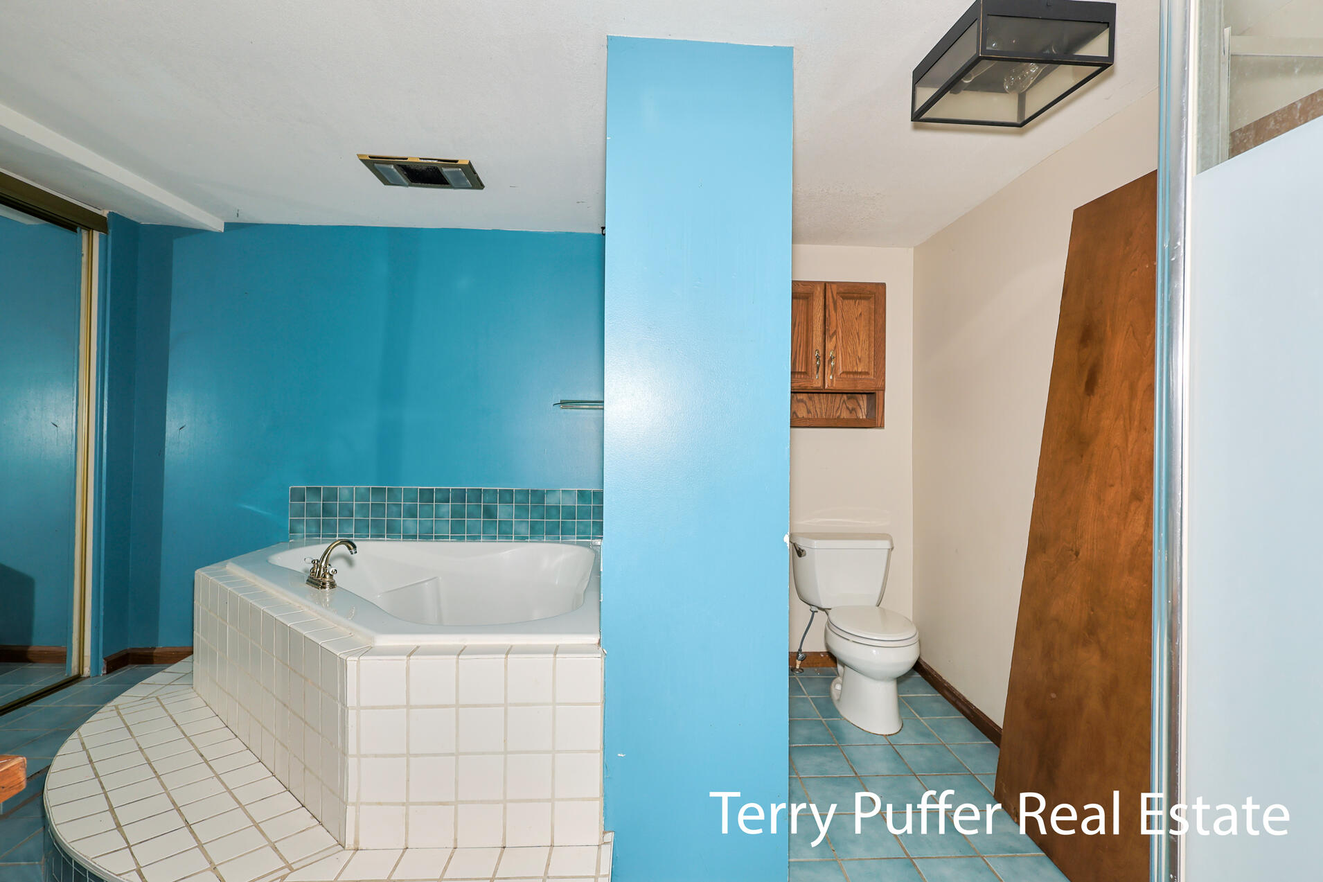 2569 Harding Avenue Property Photo 13