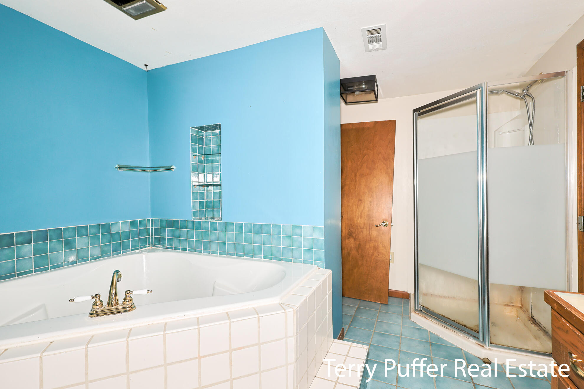 2569 Harding Avenue Property Photo 14