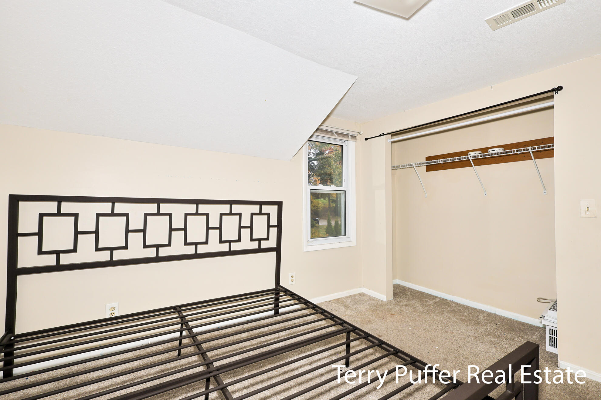 2569 Harding Avenue Property Photo 18