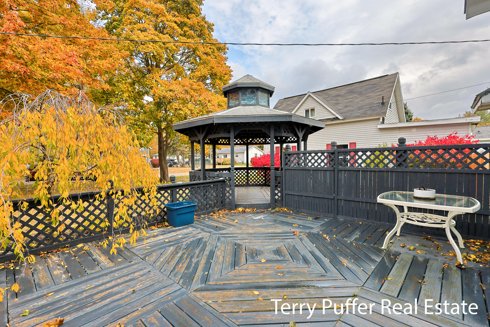 2569 Harding Avenue Property Photo 21