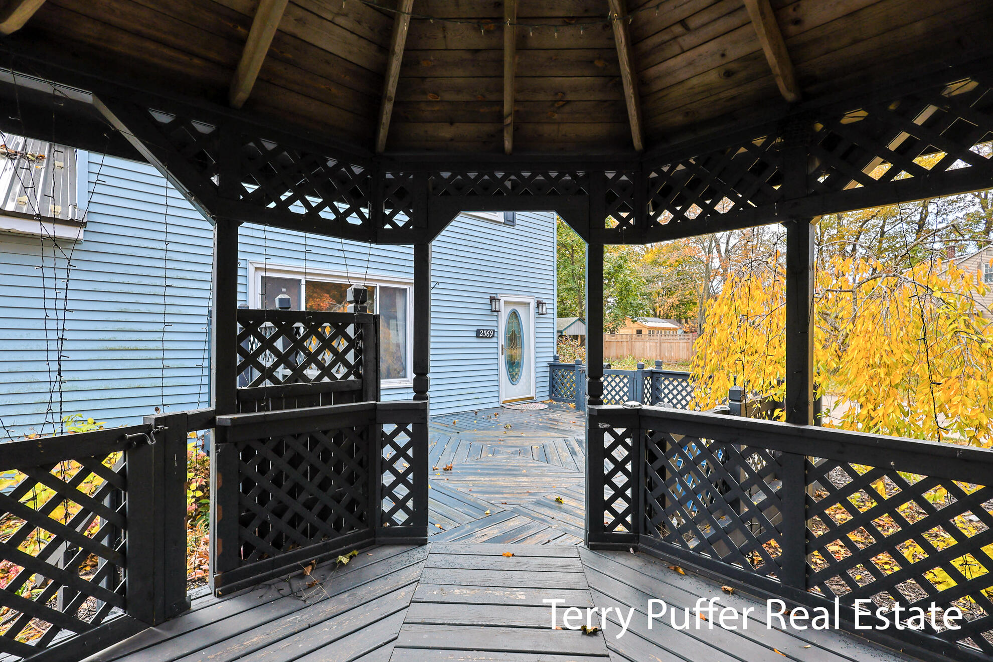 2569 Harding Avenue Property Photo 23