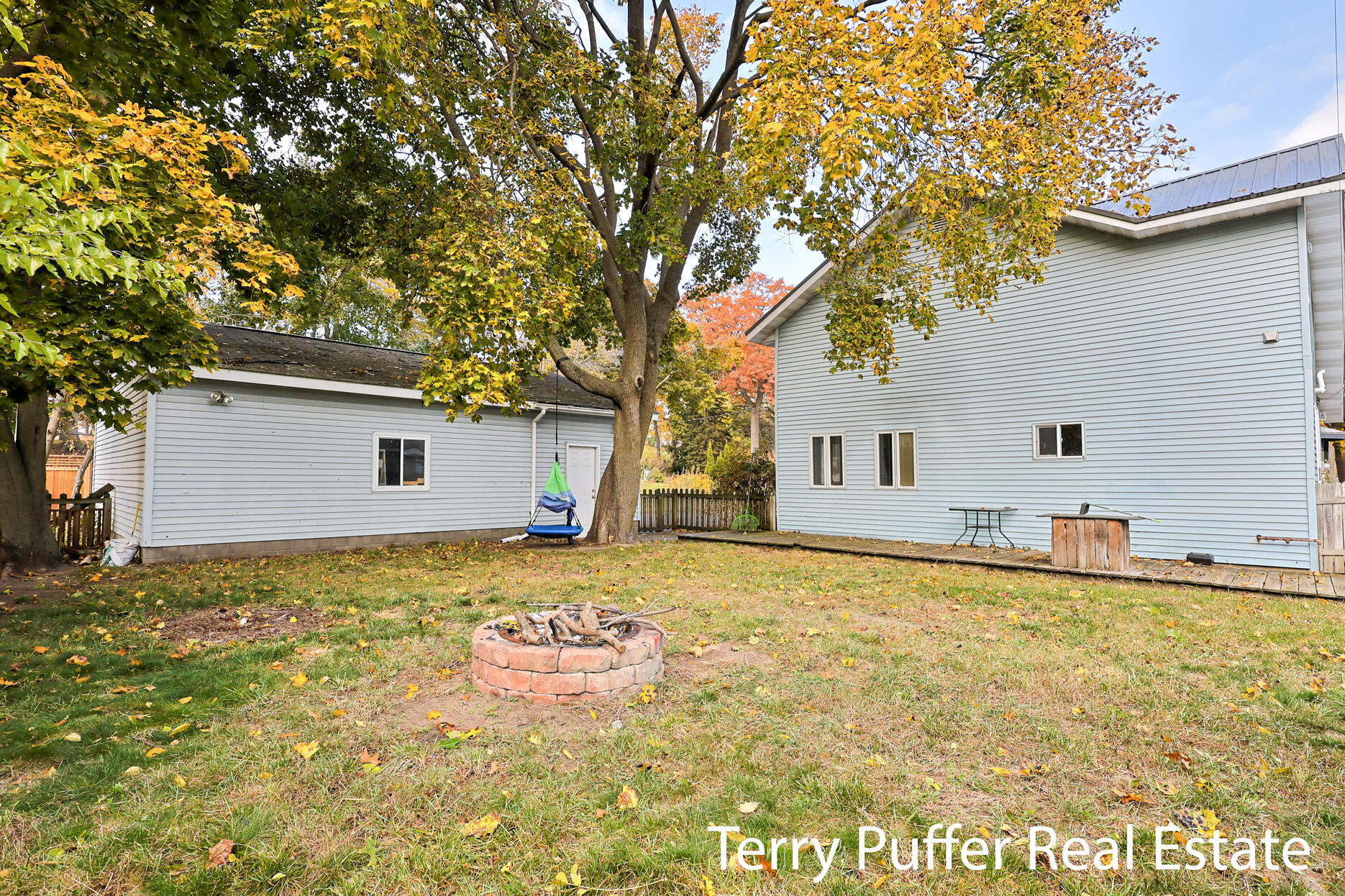 2569 Harding Avenue Property Photo 28