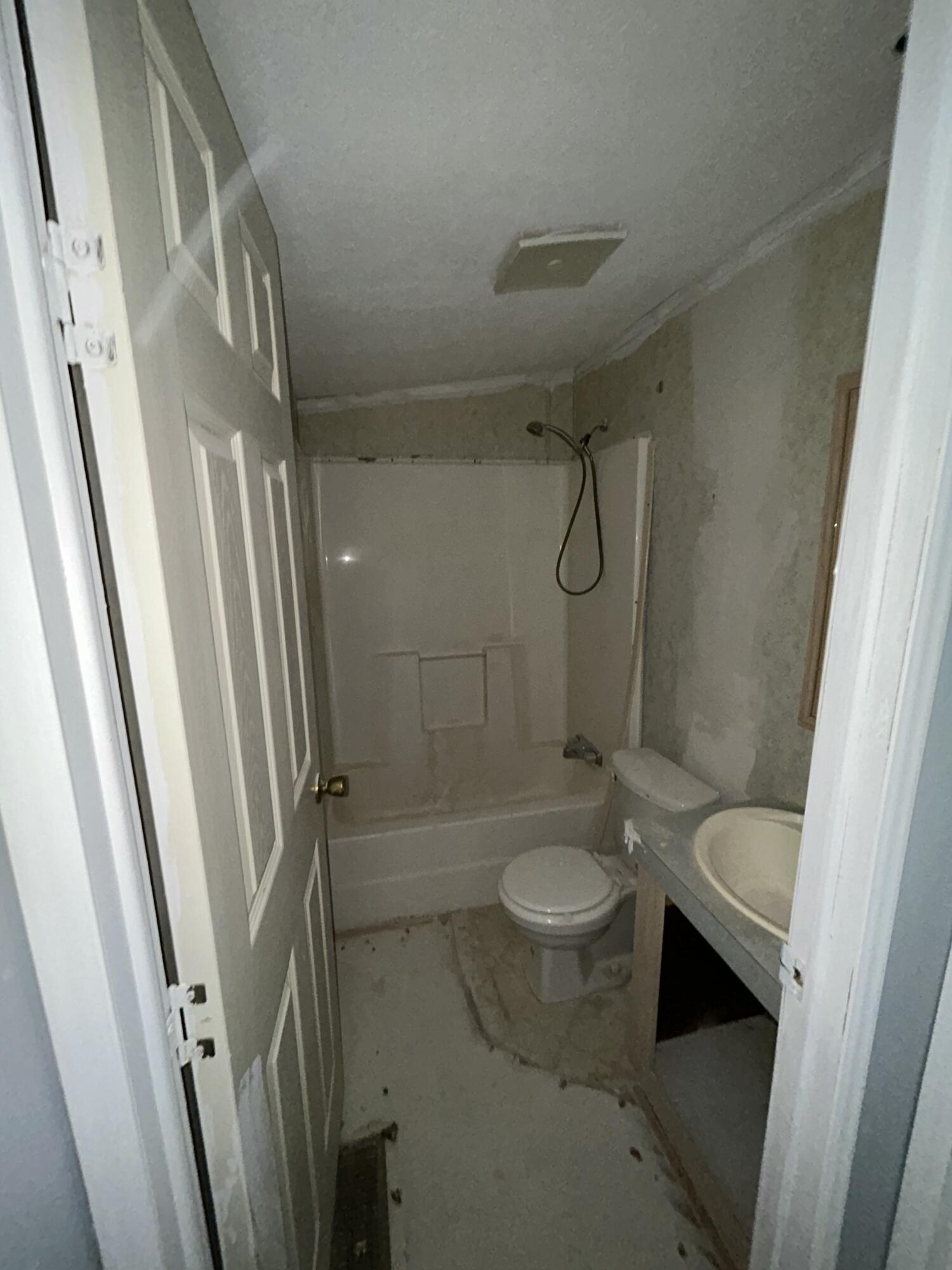 14220 N Beech Avenue Property Photo 28