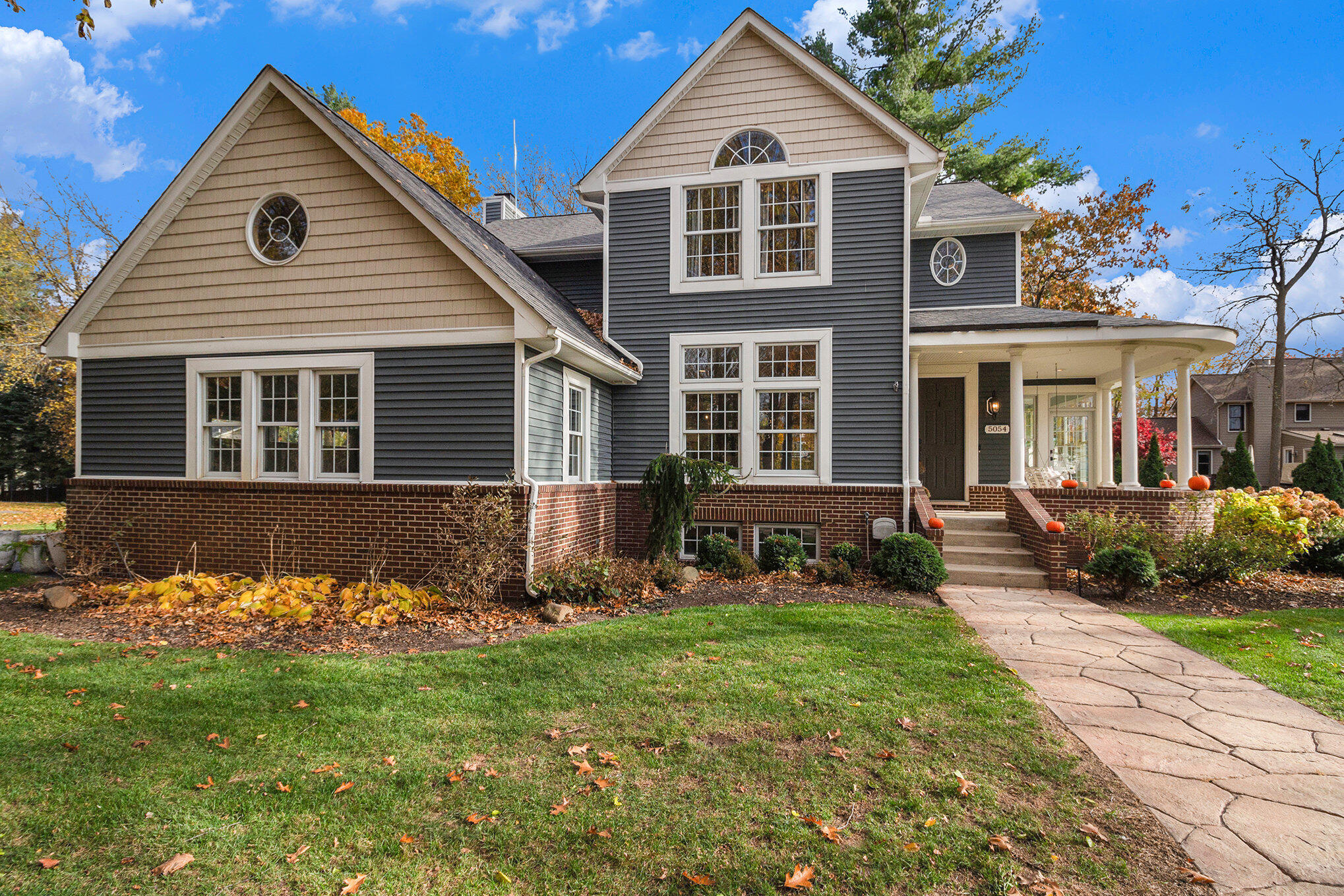 5054 Willow Grove Lane Property Photo 2
