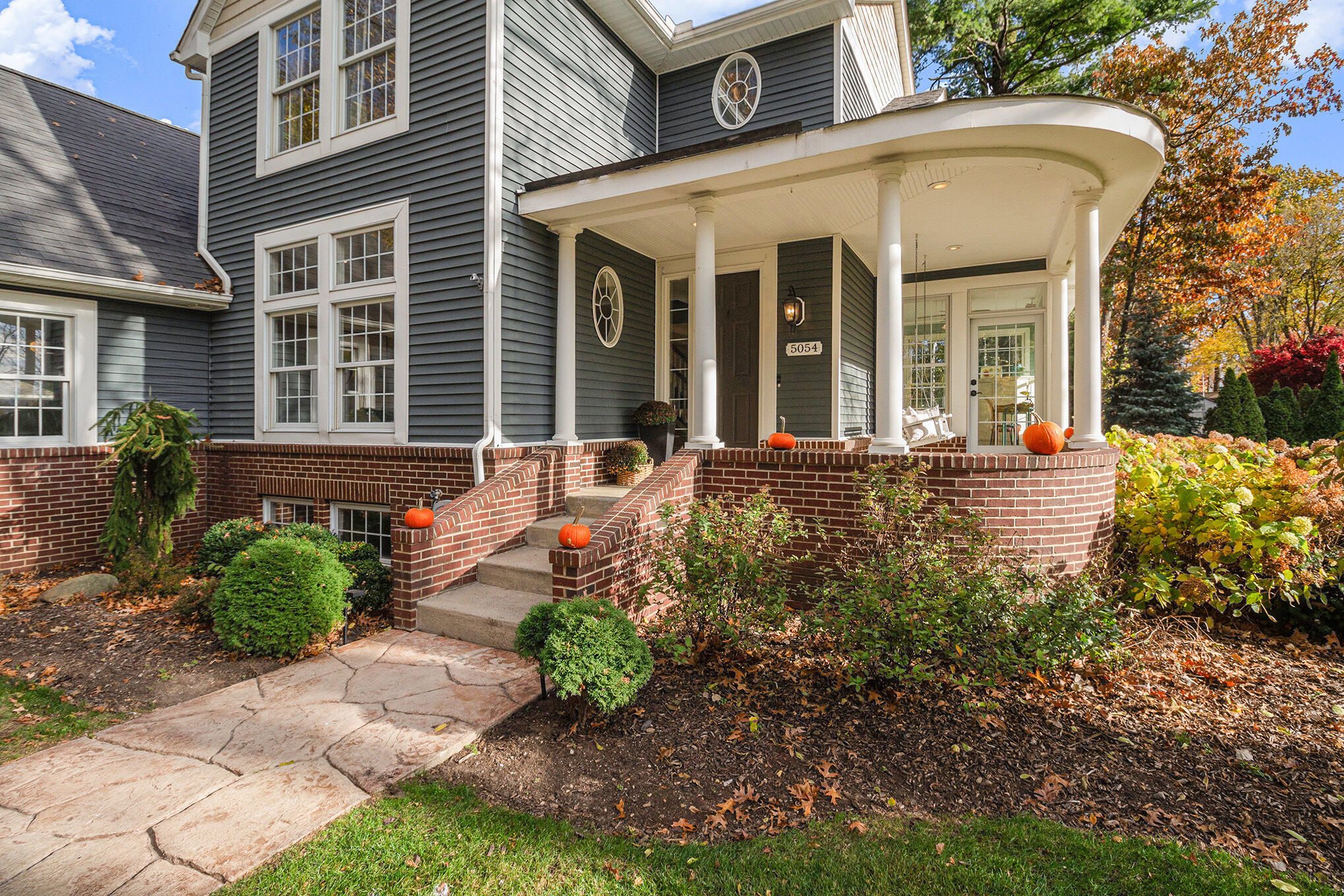 5054 Willow Grove Lane Property Photo 3