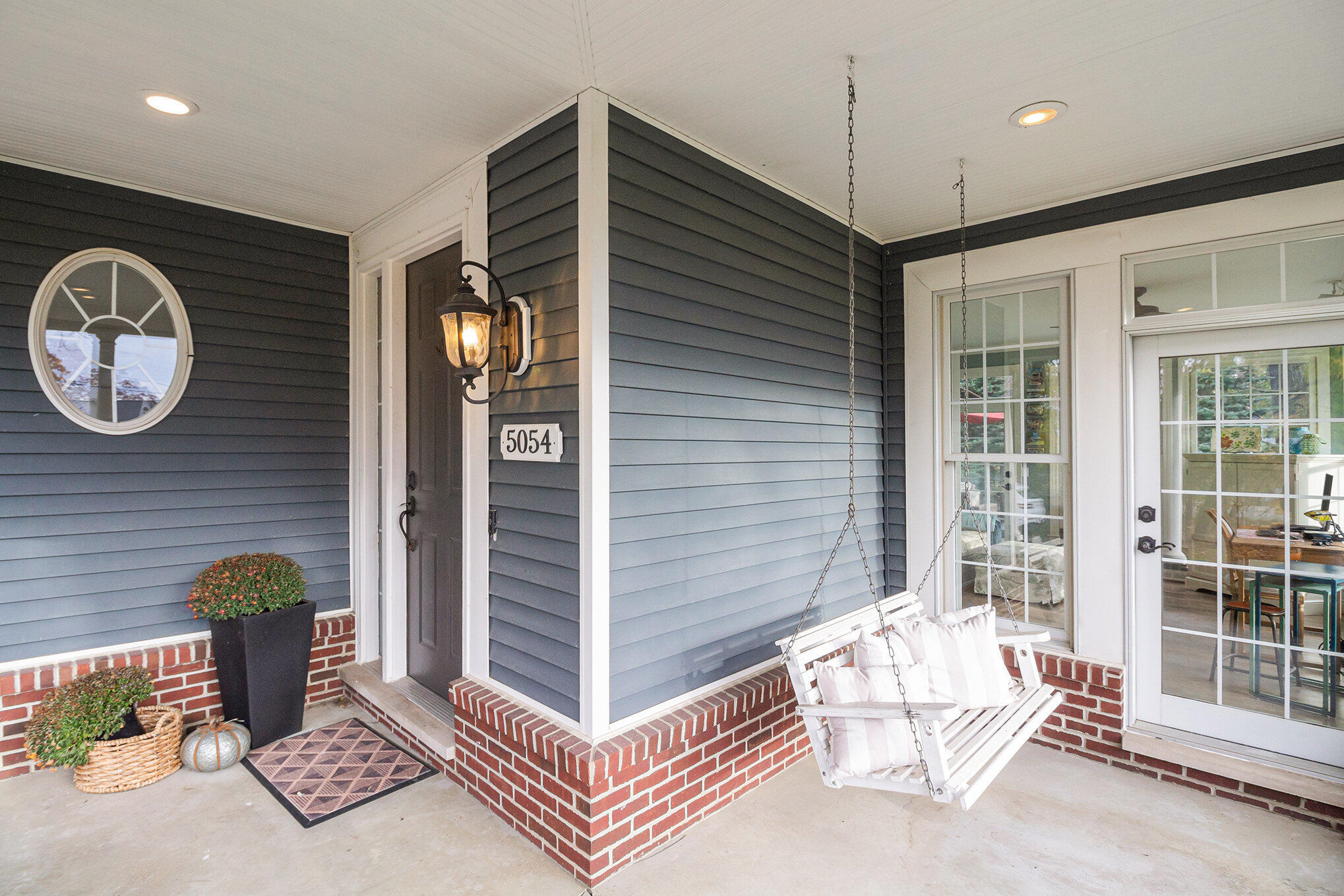 5054 Willow Grove Lane Property Photo 4