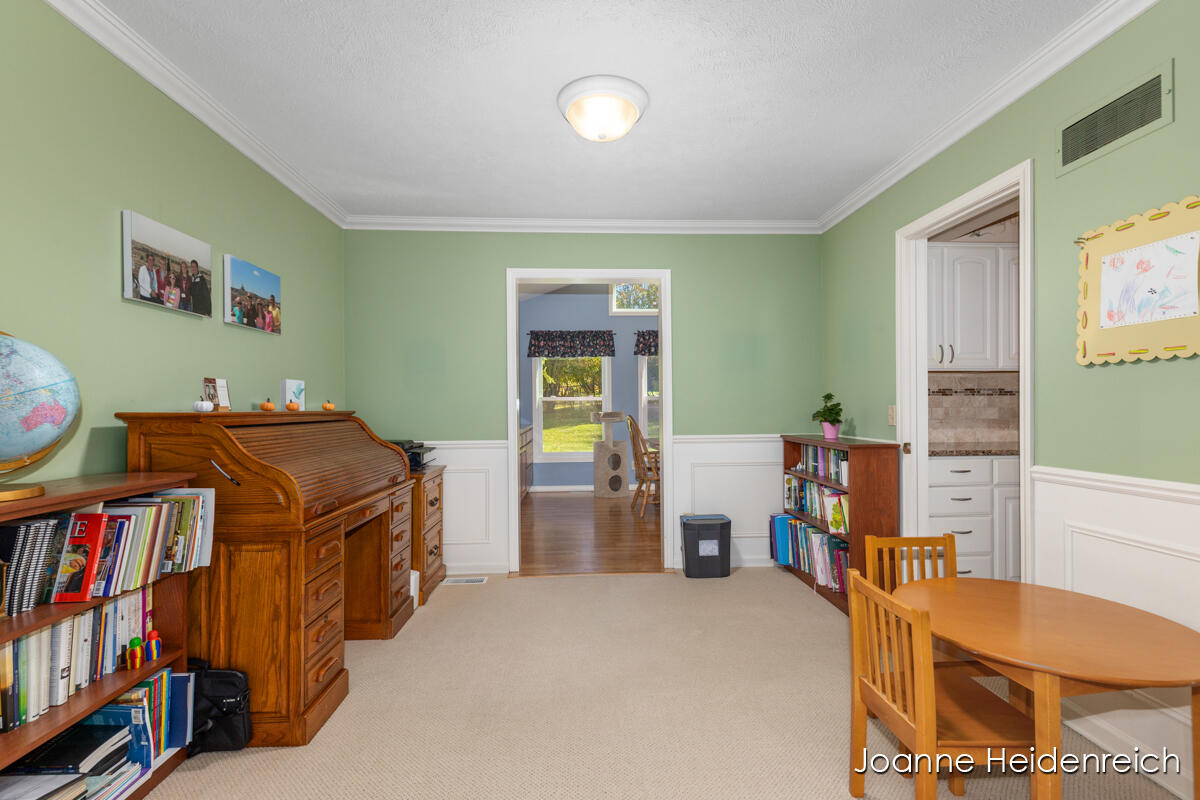 2526 Birchcrest Drive Se Property Photo 10