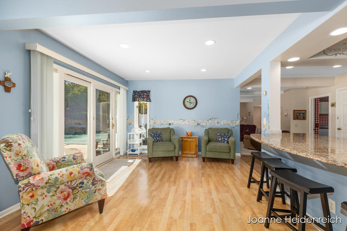 2526 Birchcrest Drive Se Property Photo 13