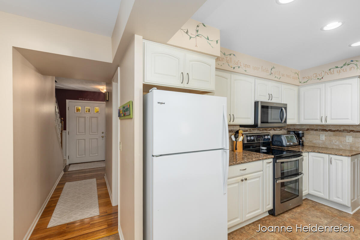 2526 Birchcrest Drive Se Property Photo 17