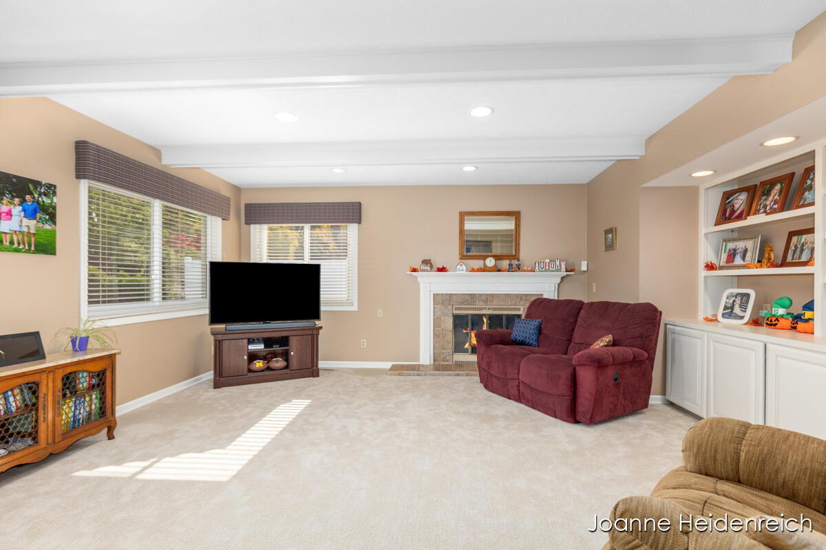 2526 Birchcrest Drive Se Property Photo 19