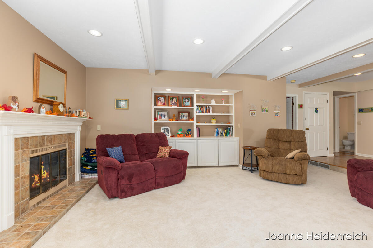 2526 Birchcrest Drive Se Property Photo 22