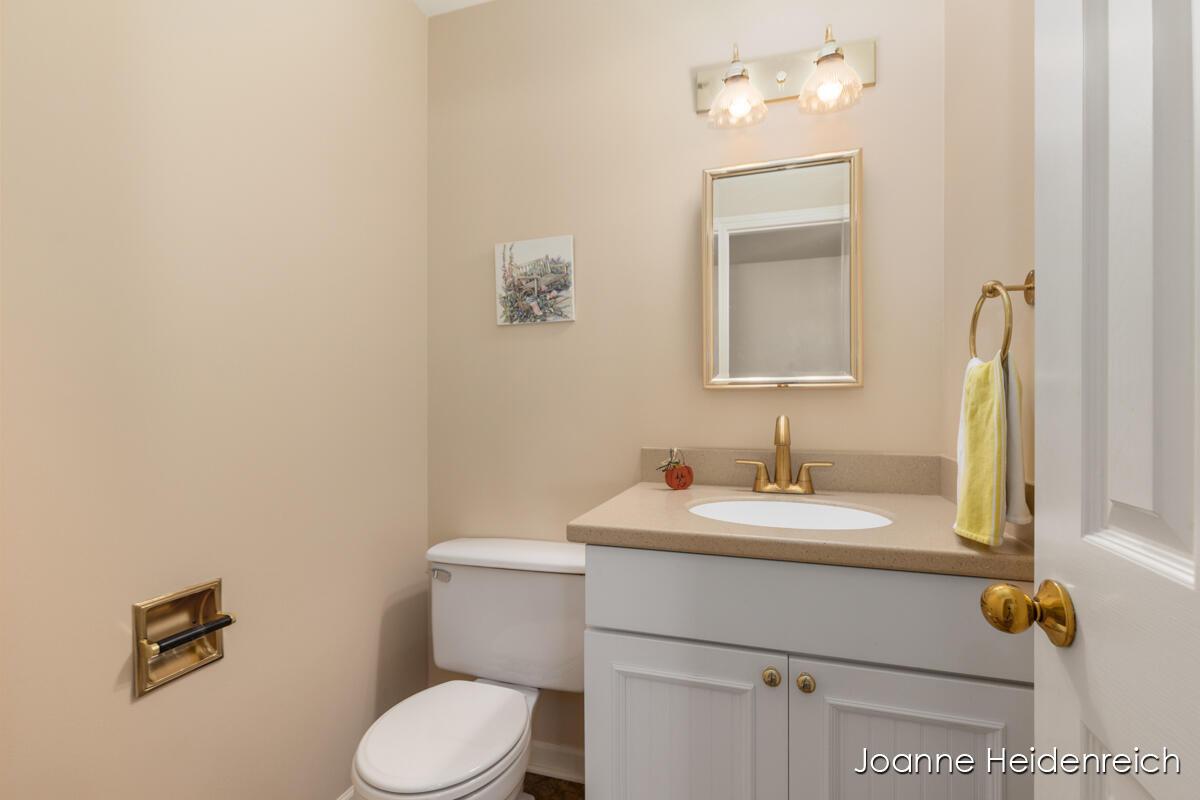 2526 Birchcrest Drive Se Property Photo 23