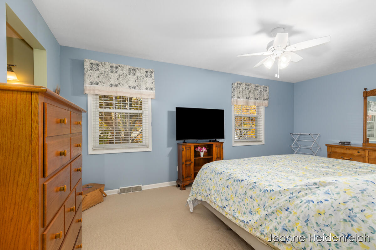 2526 Birchcrest Drive Se Property Photo 26