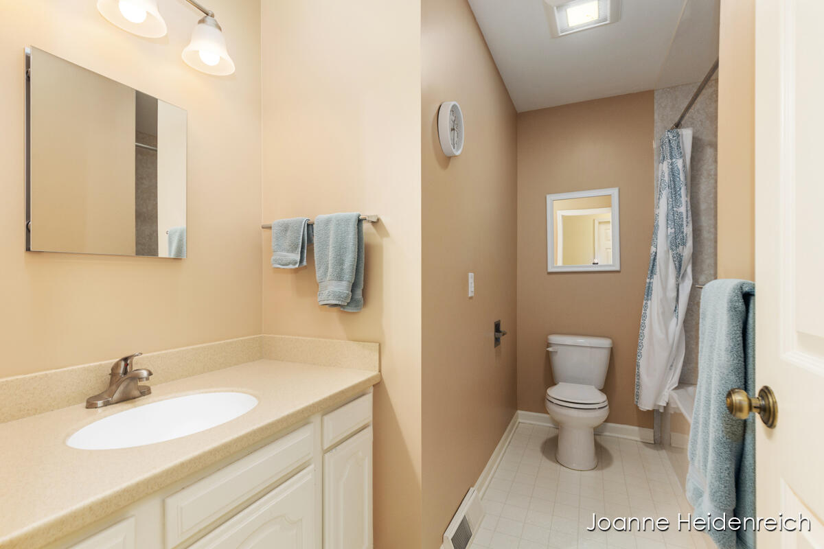 2526 Birchcrest Drive Se Property Photo 31