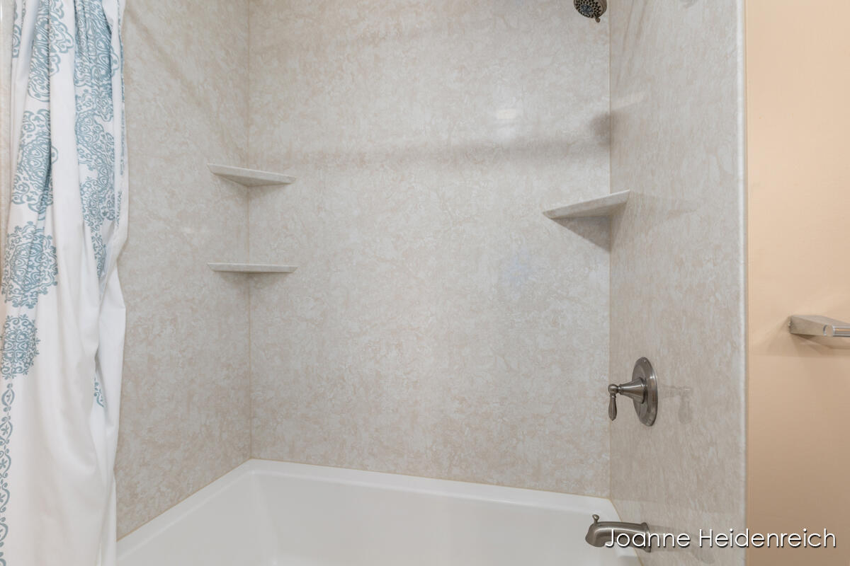 2526 Birchcrest Drive Se Property Photo 32