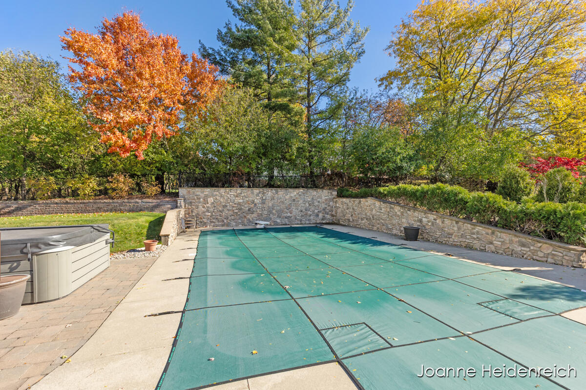 2526 Birchcrest Drive Se Property Photo 42