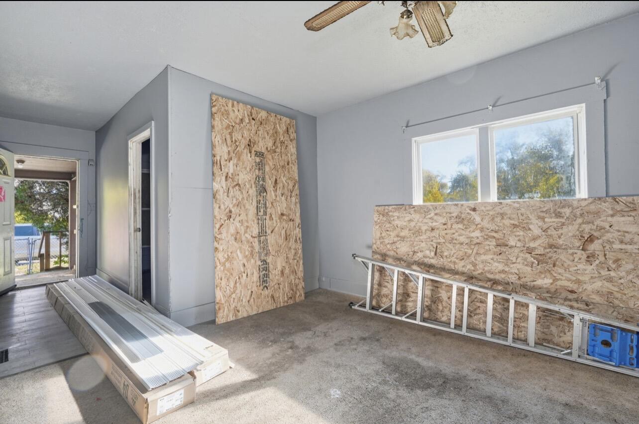 1096 Pearl Street Property Photo 2