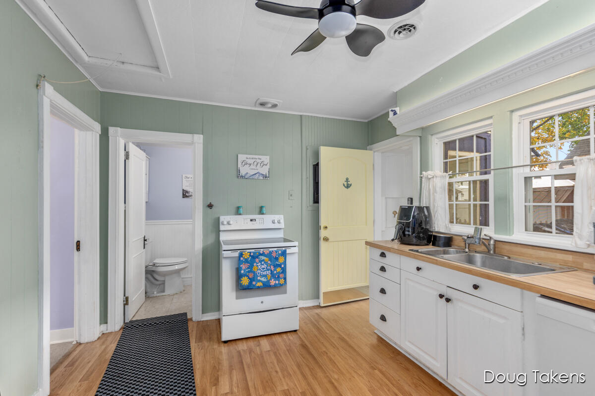 209 Rex Avenue Property Photo 11