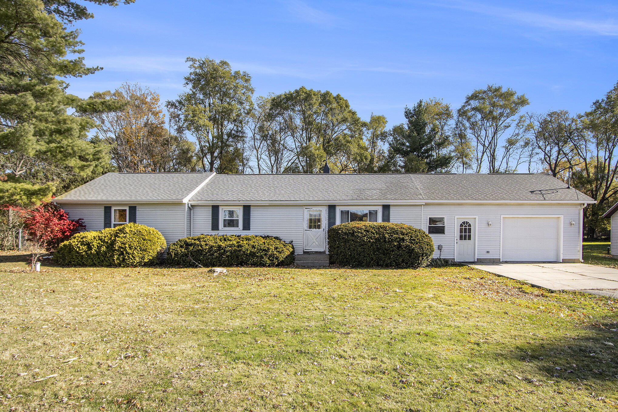 13976 20 Mile Road Property Photo 2