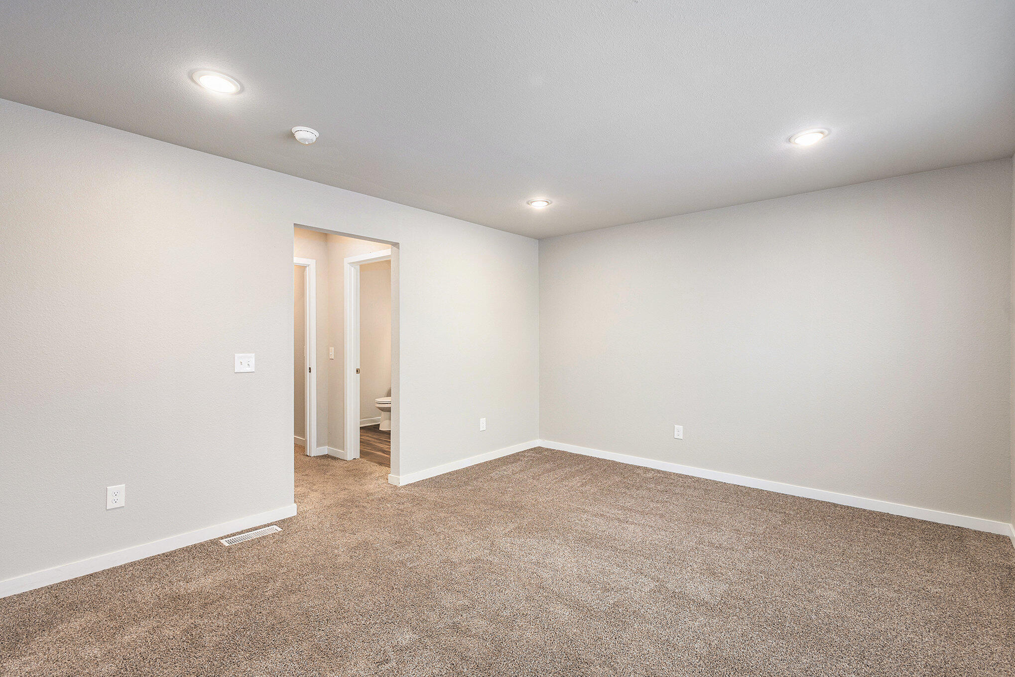 834 Winchester Street Property Photo 12