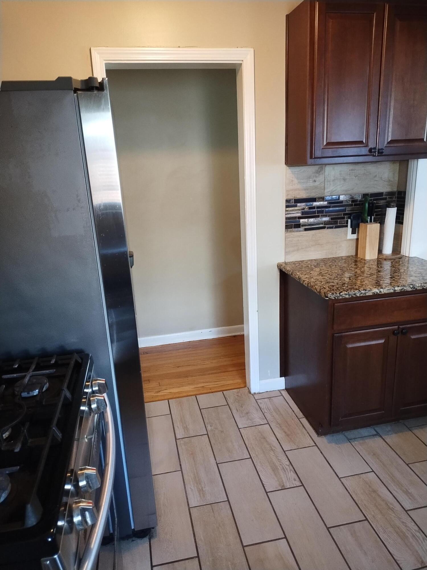 23058 Donald Avenue Property Photo 4