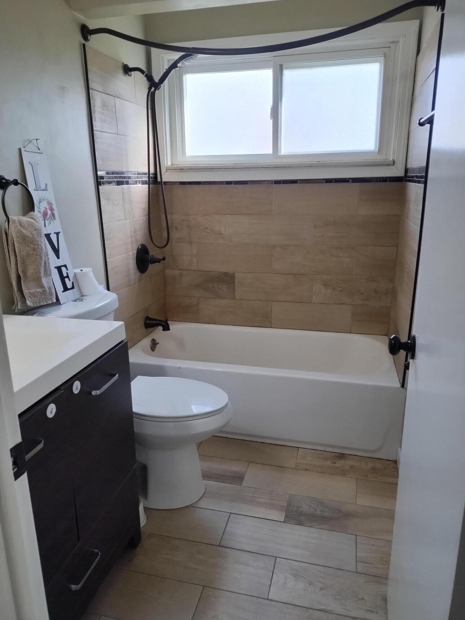 23058 Donald Avenue Property Photo 7