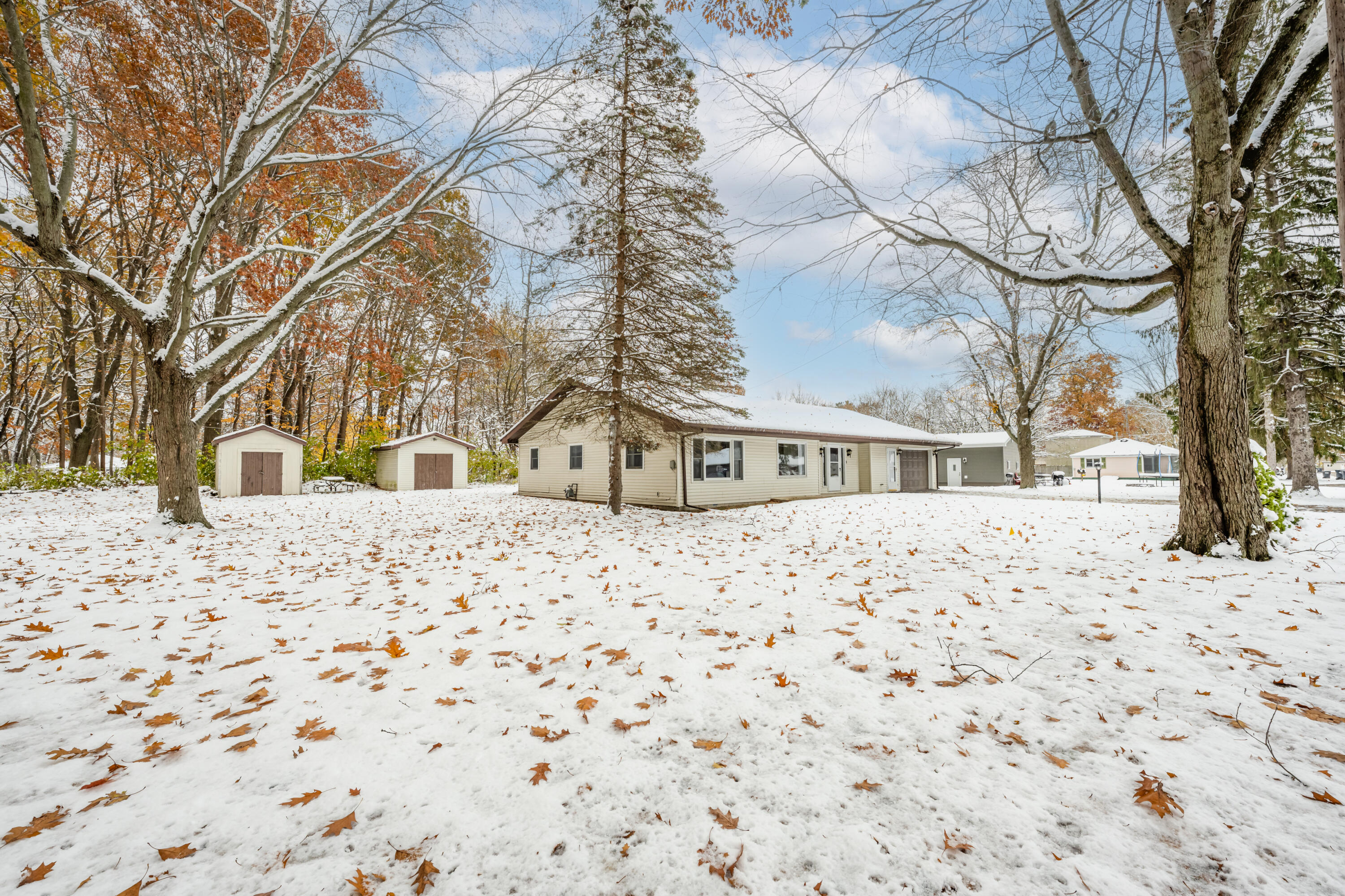 5081 Woodward Avenue Property Photo 3