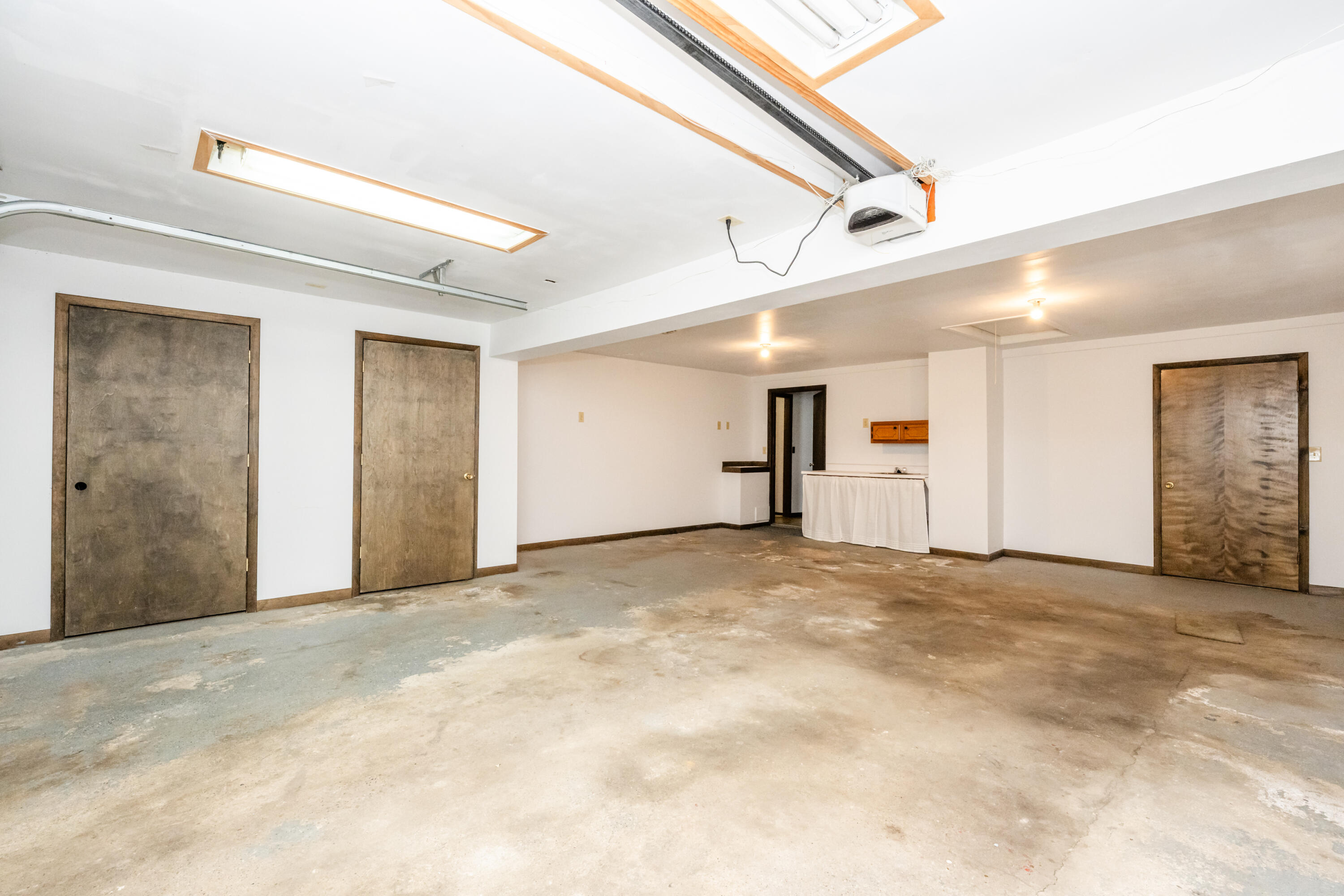 5081 Woodward Avenue Property Photo 32