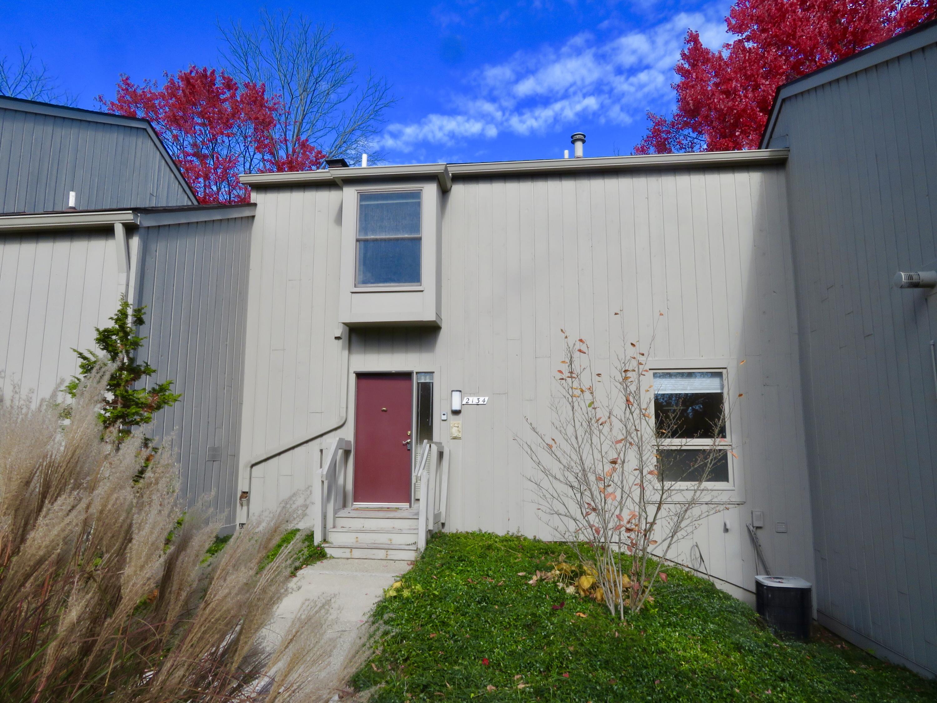 2134 Overlook Court Property Photo 1