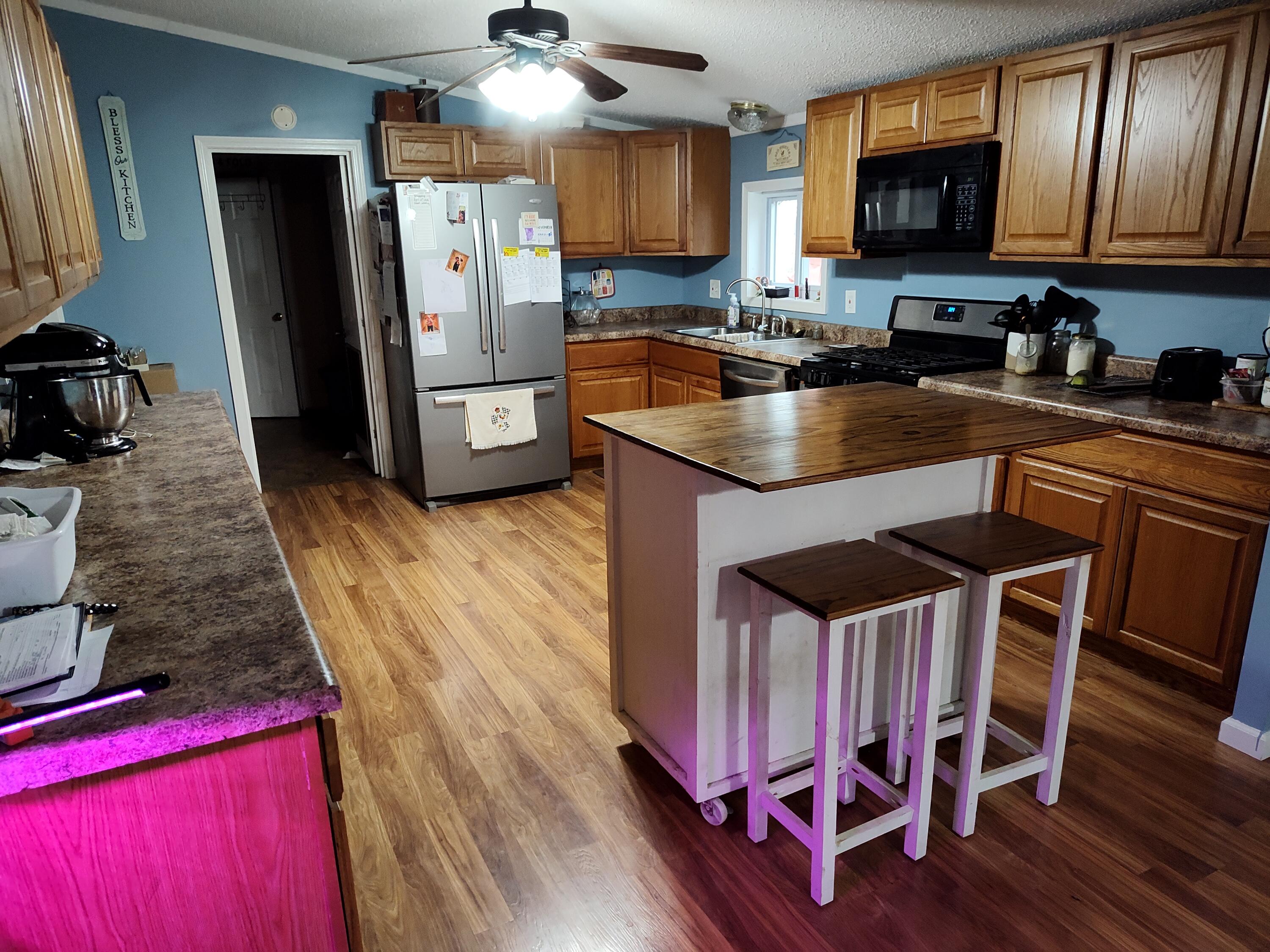 1233 Robinson Road Property Photo 3