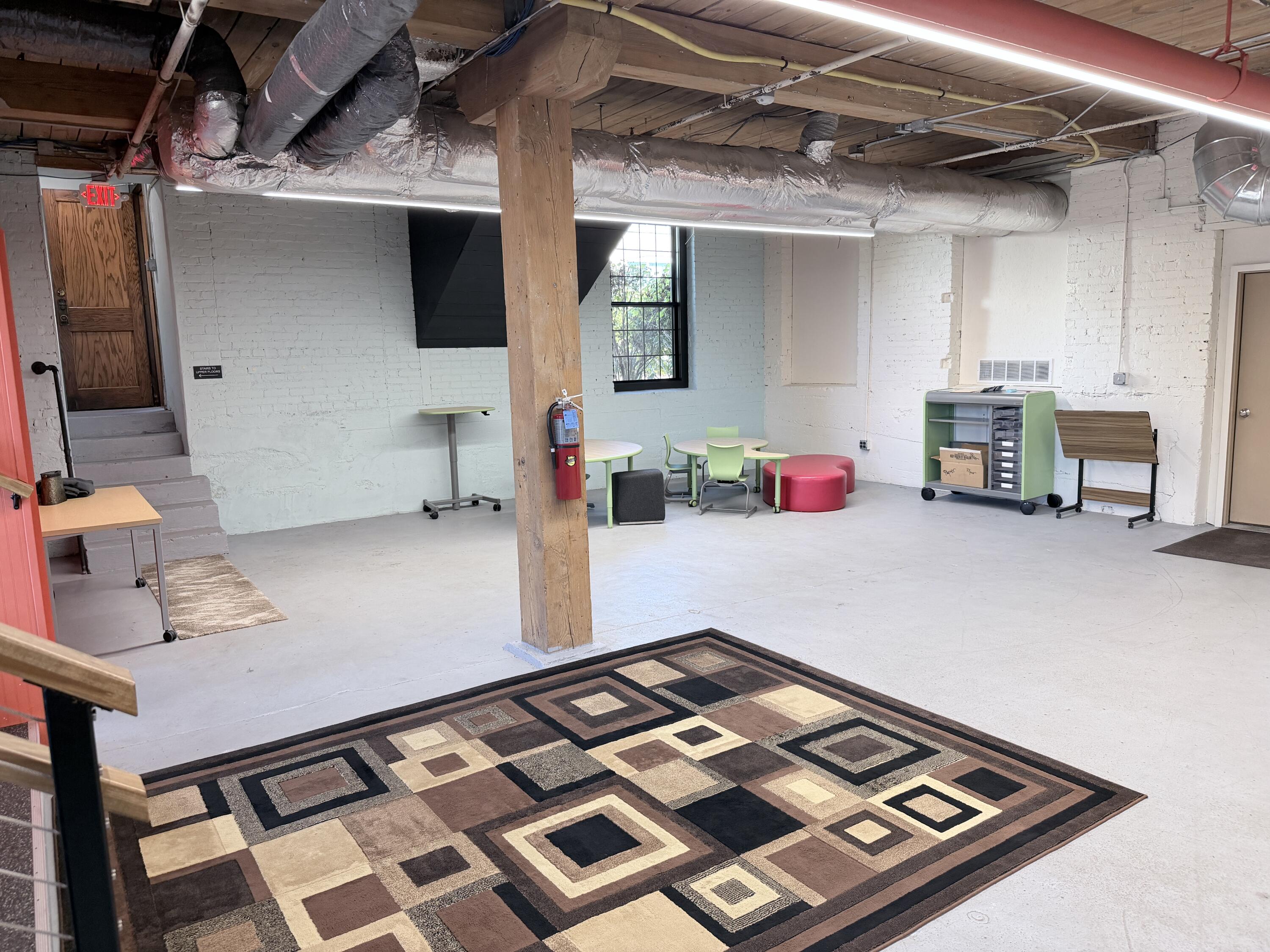 160 W Washington Avenue C Property Photo 2