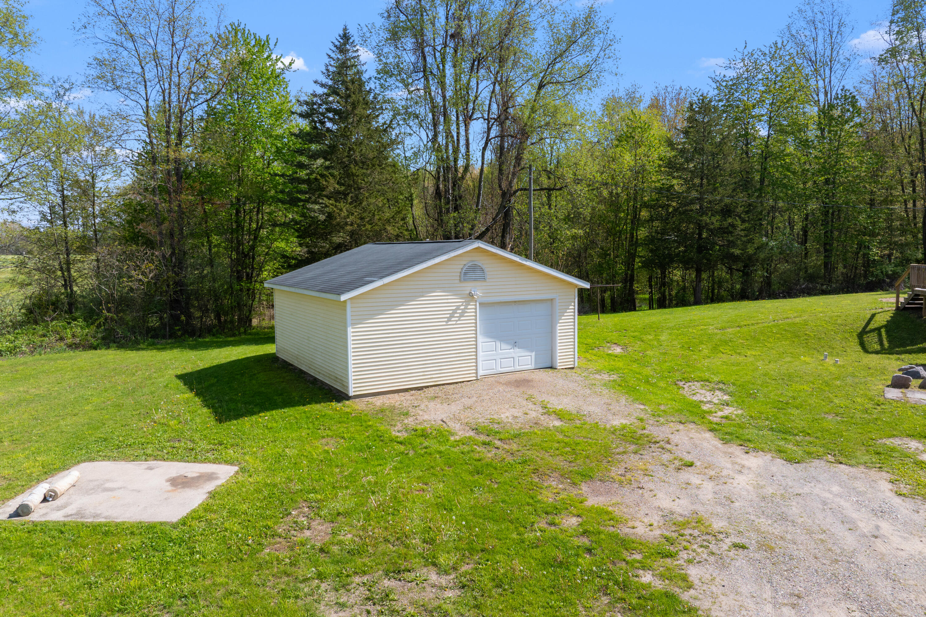 1707 W Bristol Road Property Photo 2