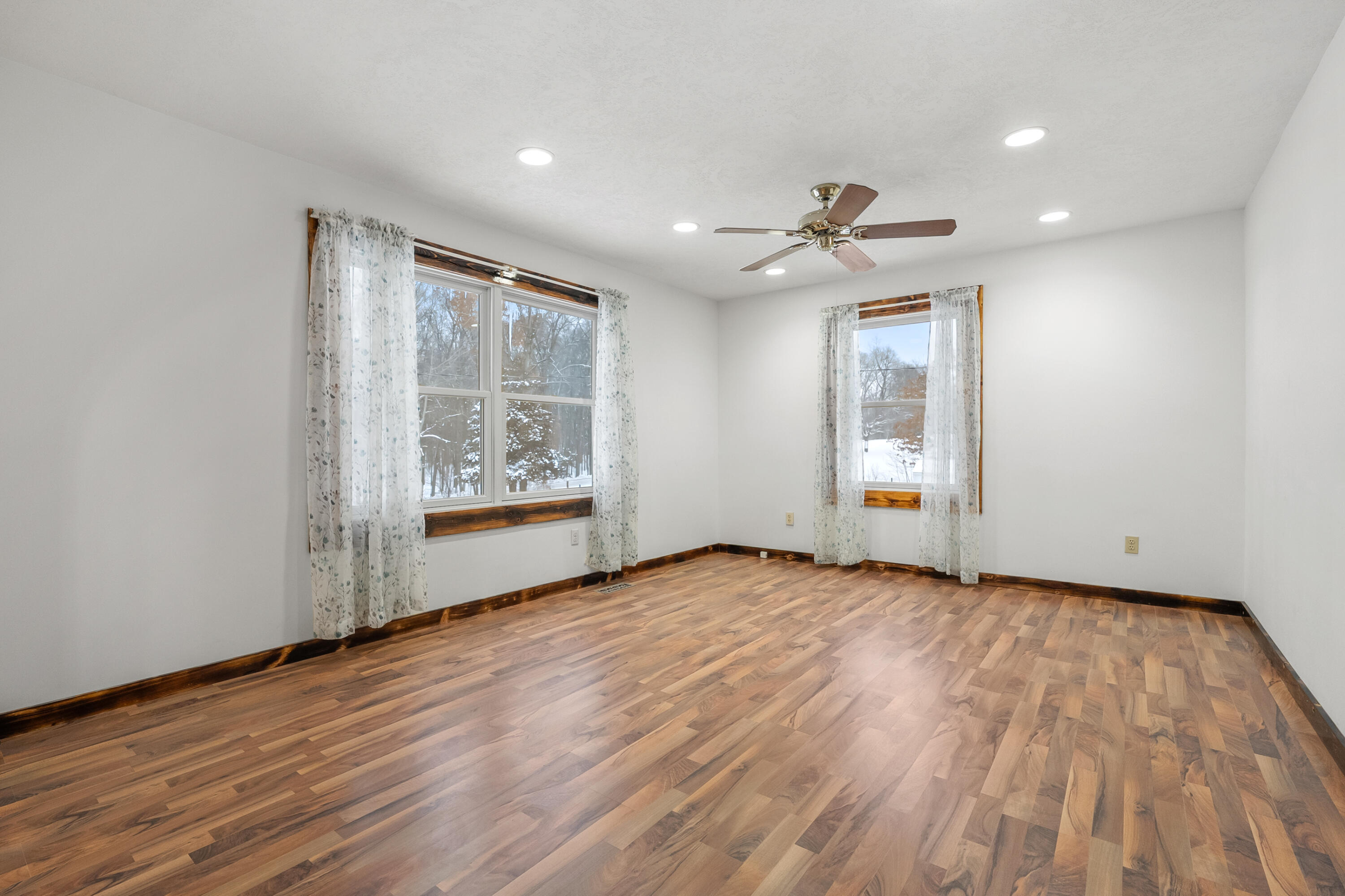 1707 W Bristol Road Property Photo 30