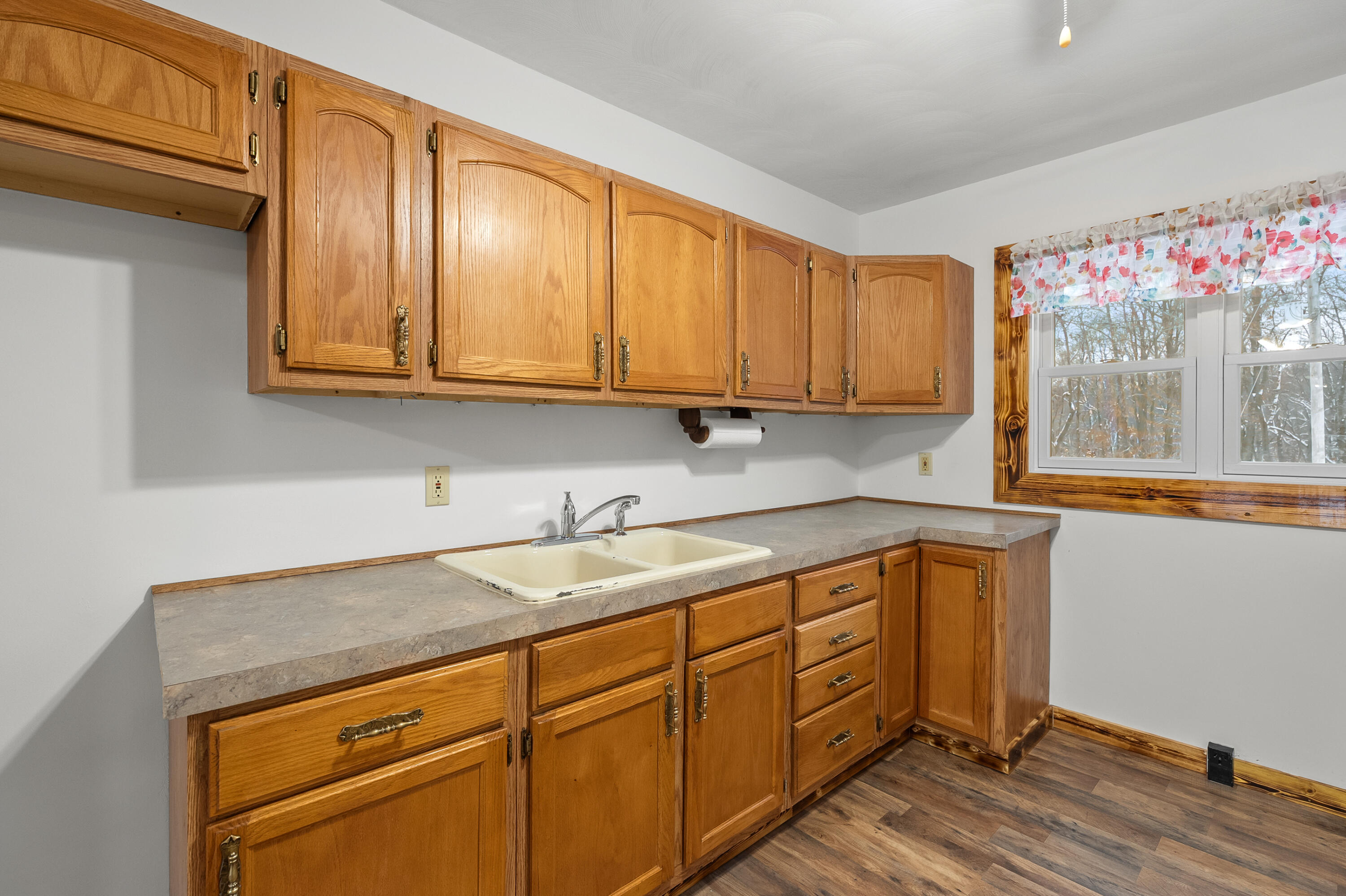 1707 W Bristol Road Property Photo 33