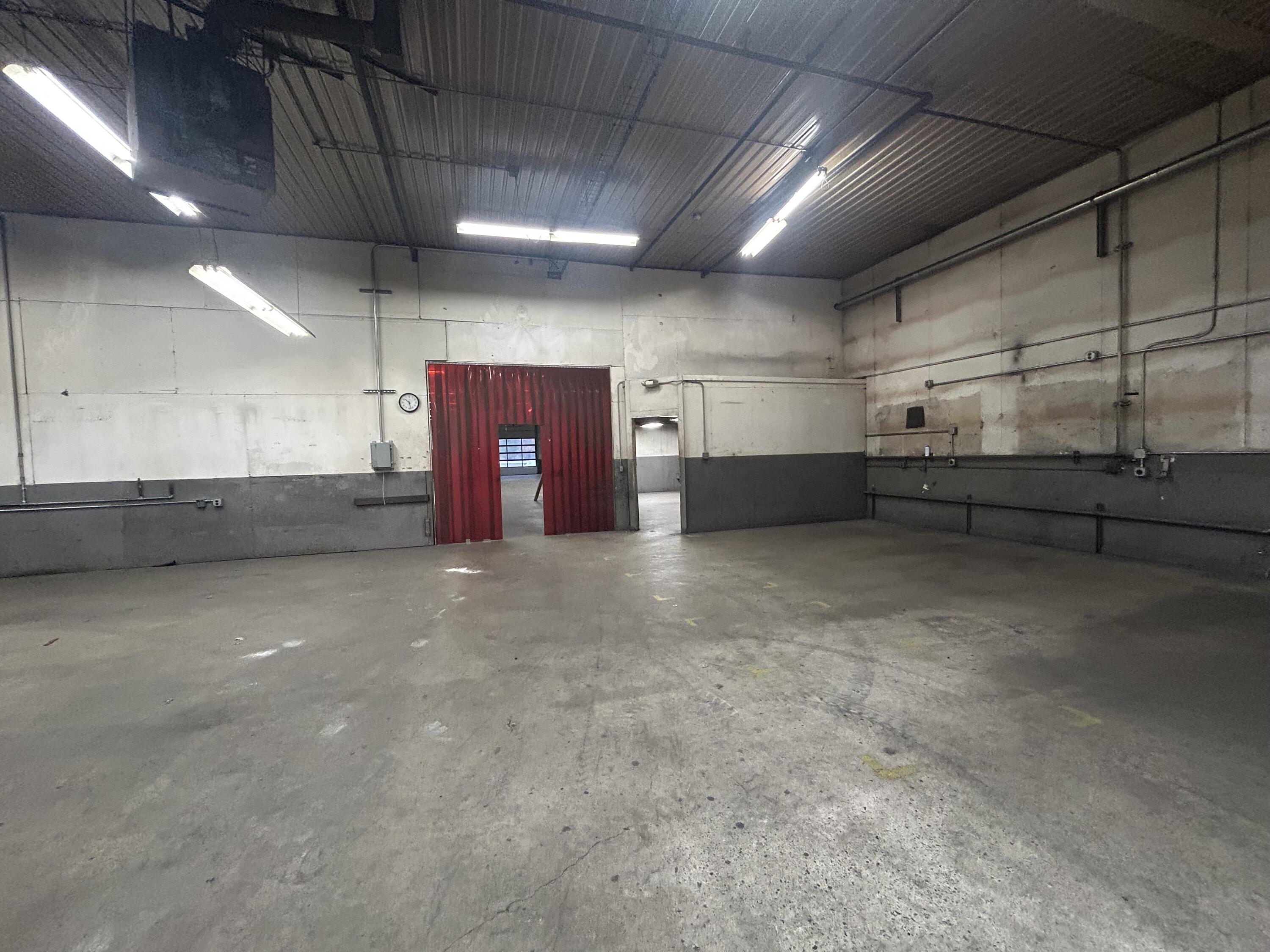 9350 Shaver Road Entire Bldg Property Photo 20