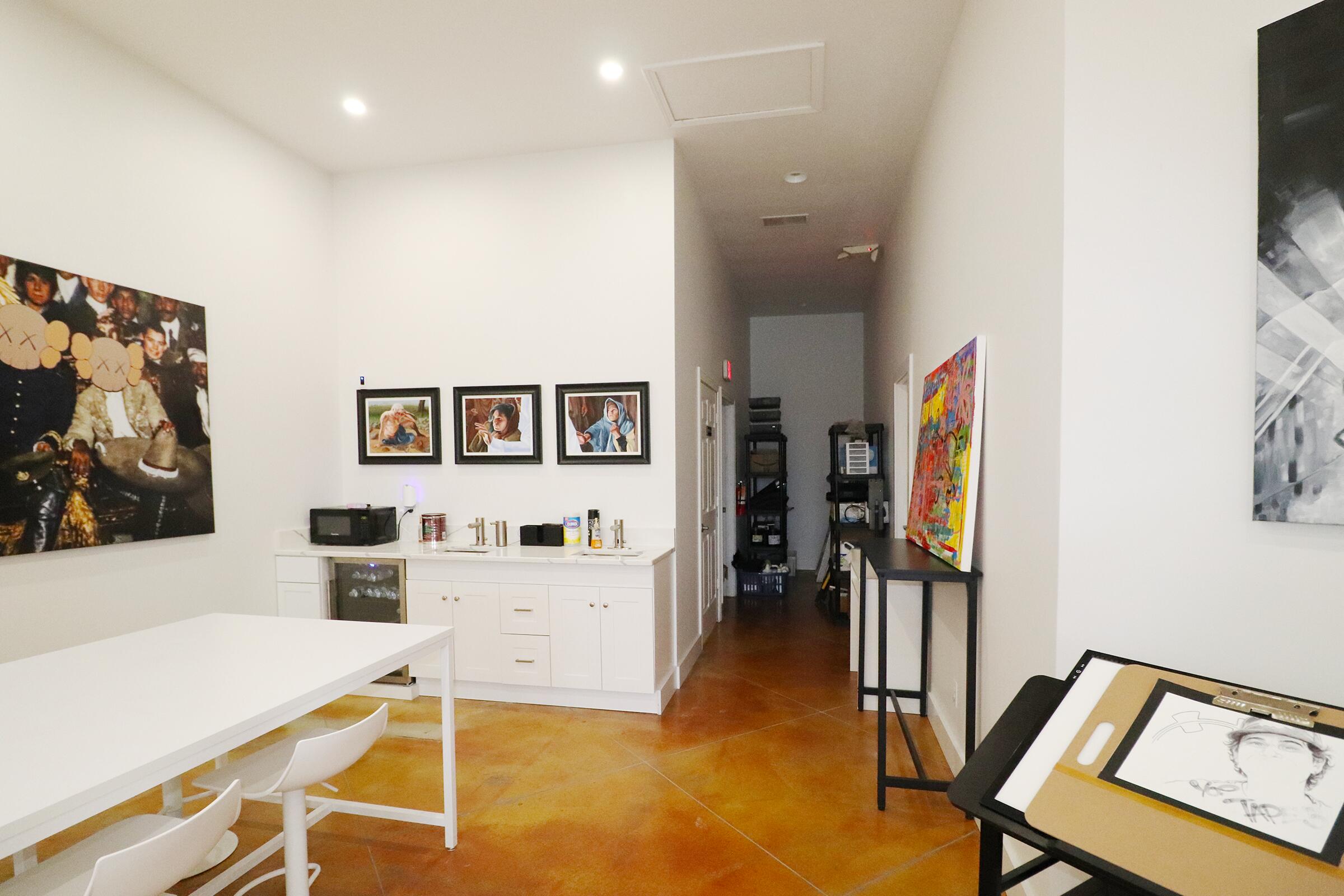 4413 W Kl Avenue Property Photo 7