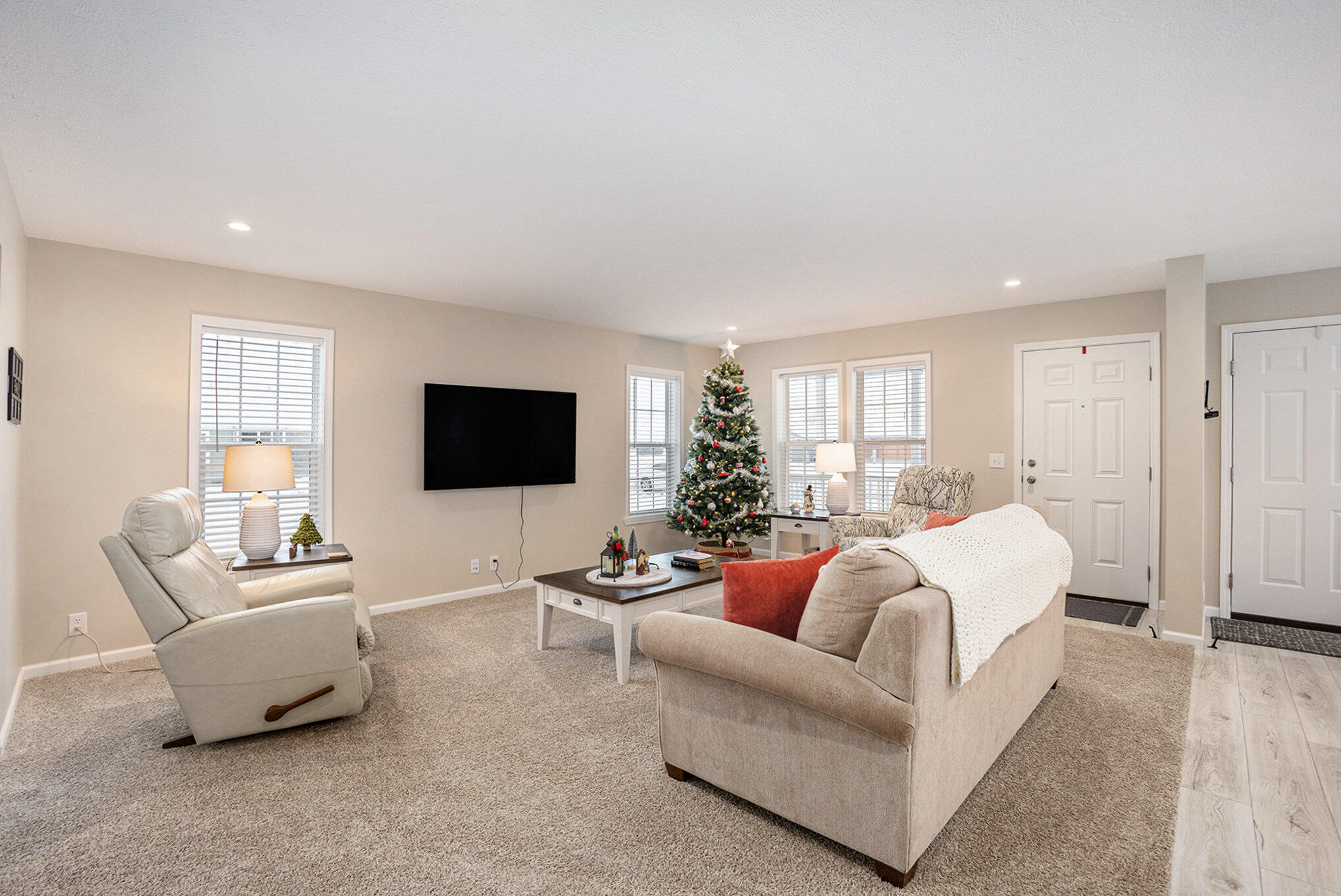 5219 Hollow Lane Property Photo 4