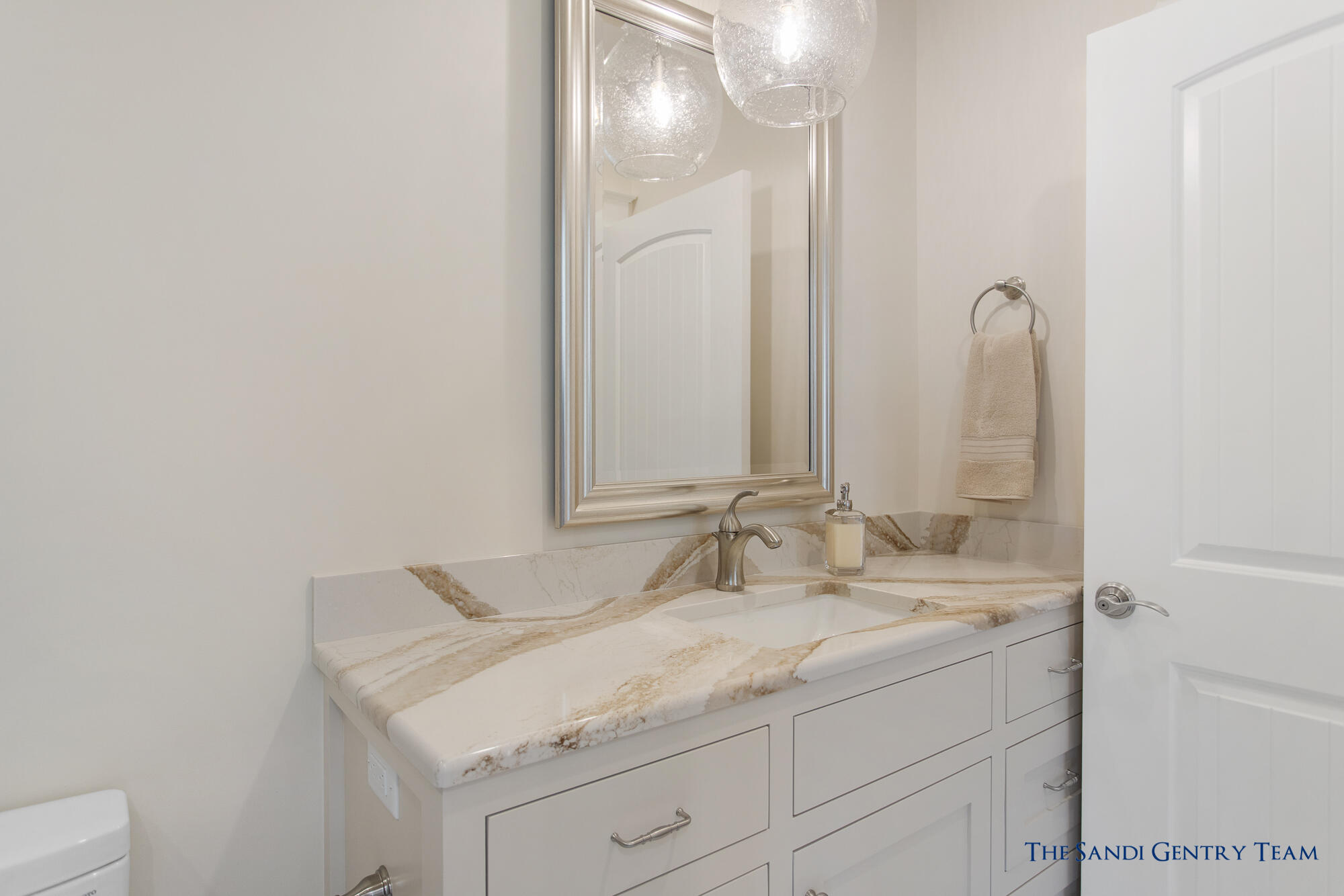 218 S Harbor Drive 202 Property Photo 23