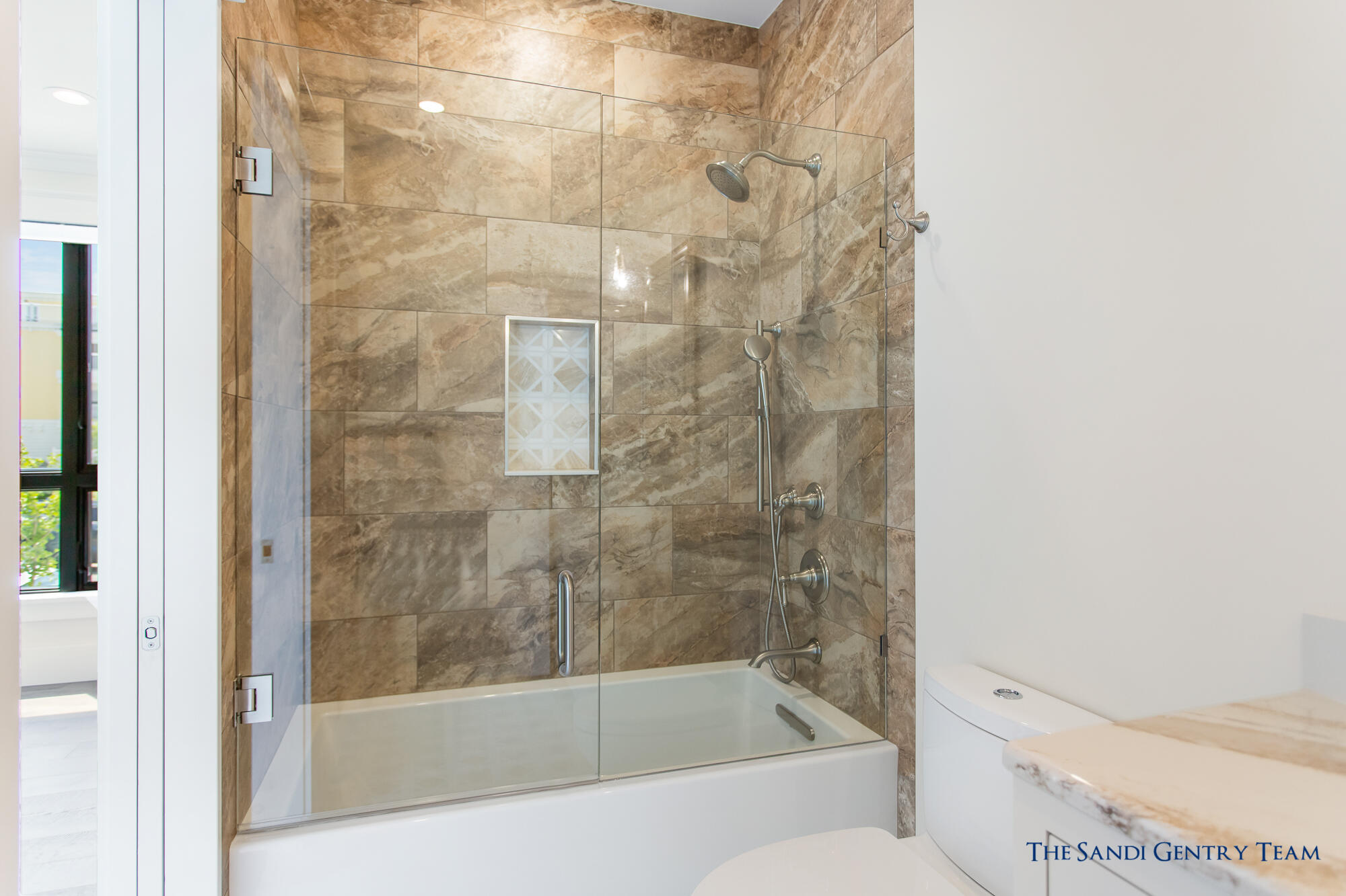 218 S Harbor Drive 202 Property Photo 24