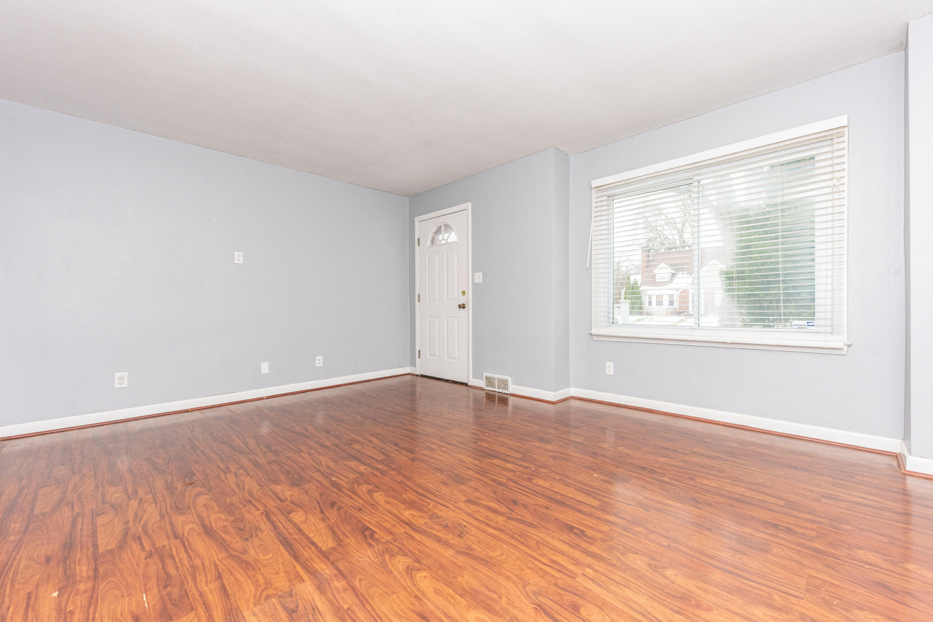 1005 S Wisner Street Property Photo 5