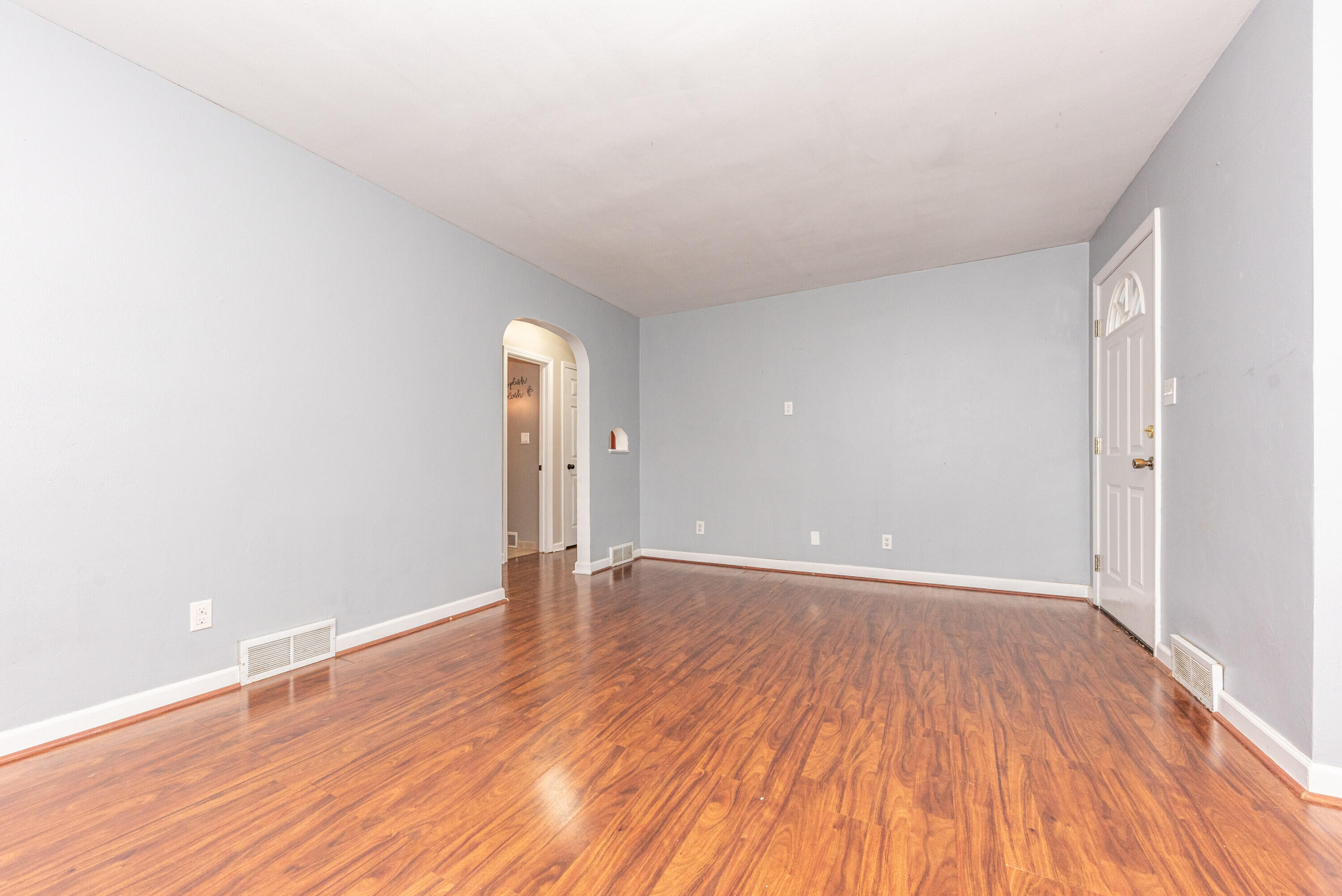 1005 S Wisner Street Property Photo 6