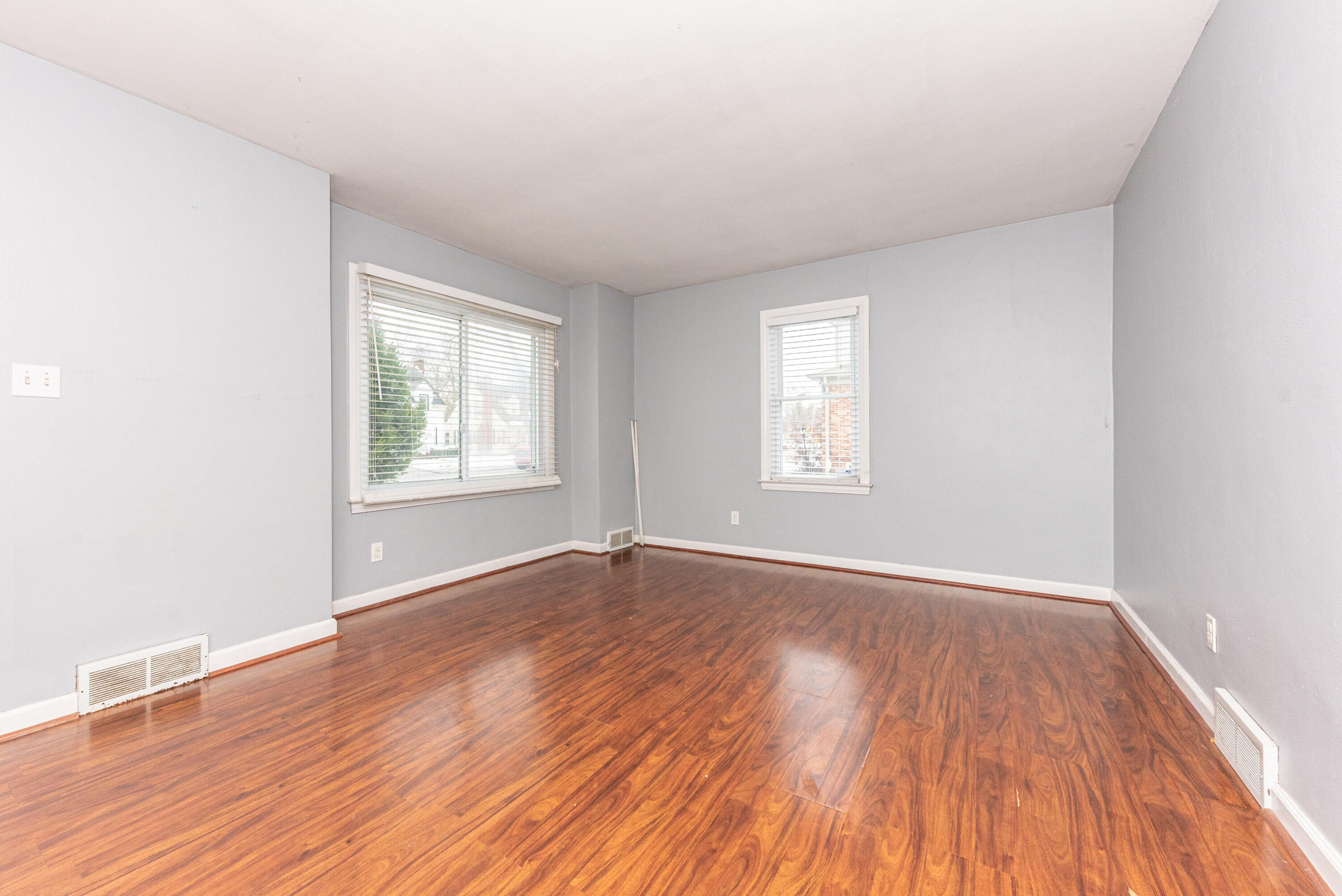 1005 S Wisner Street Property Photo 7