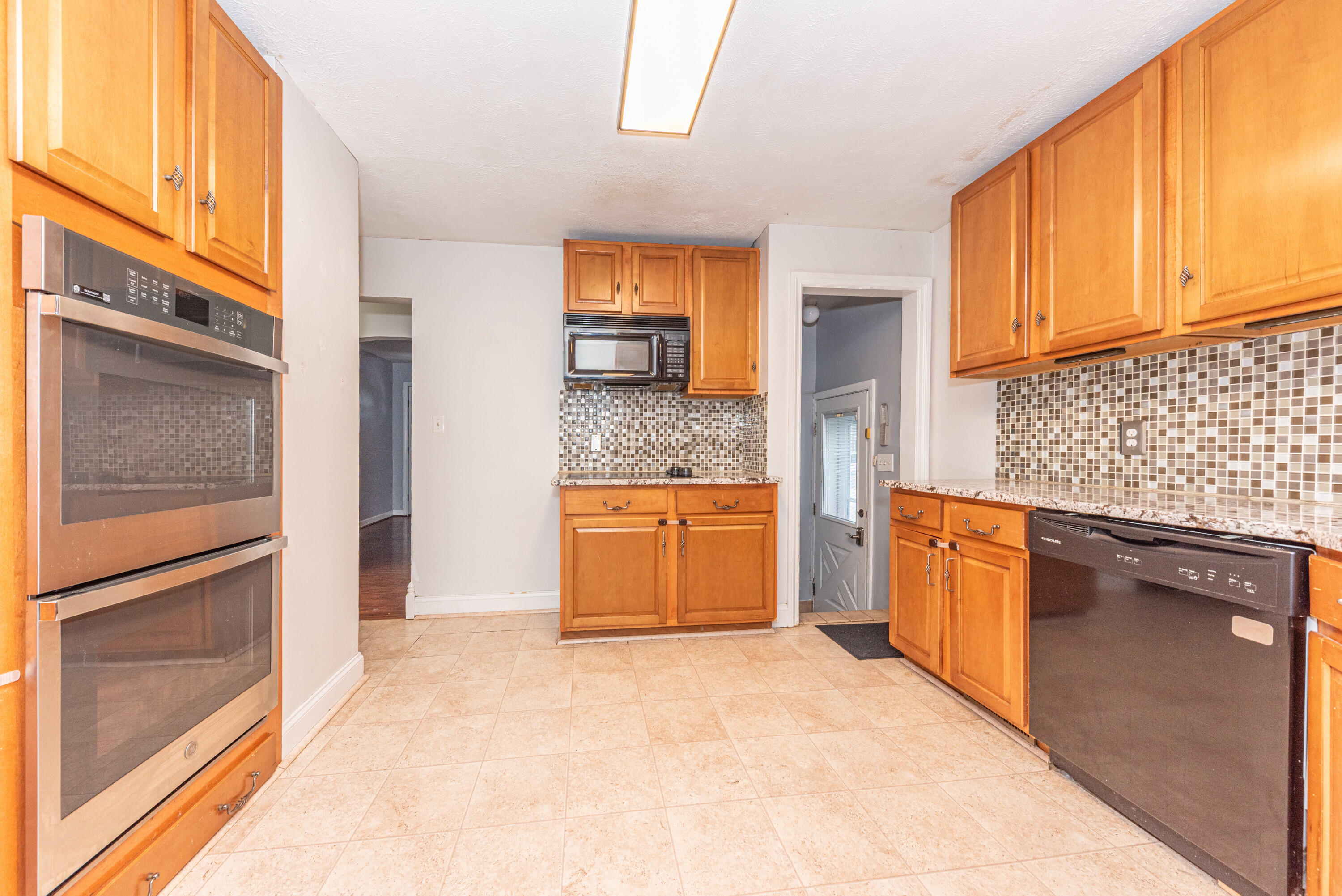 1005 S Wisner Street Property Photo 11