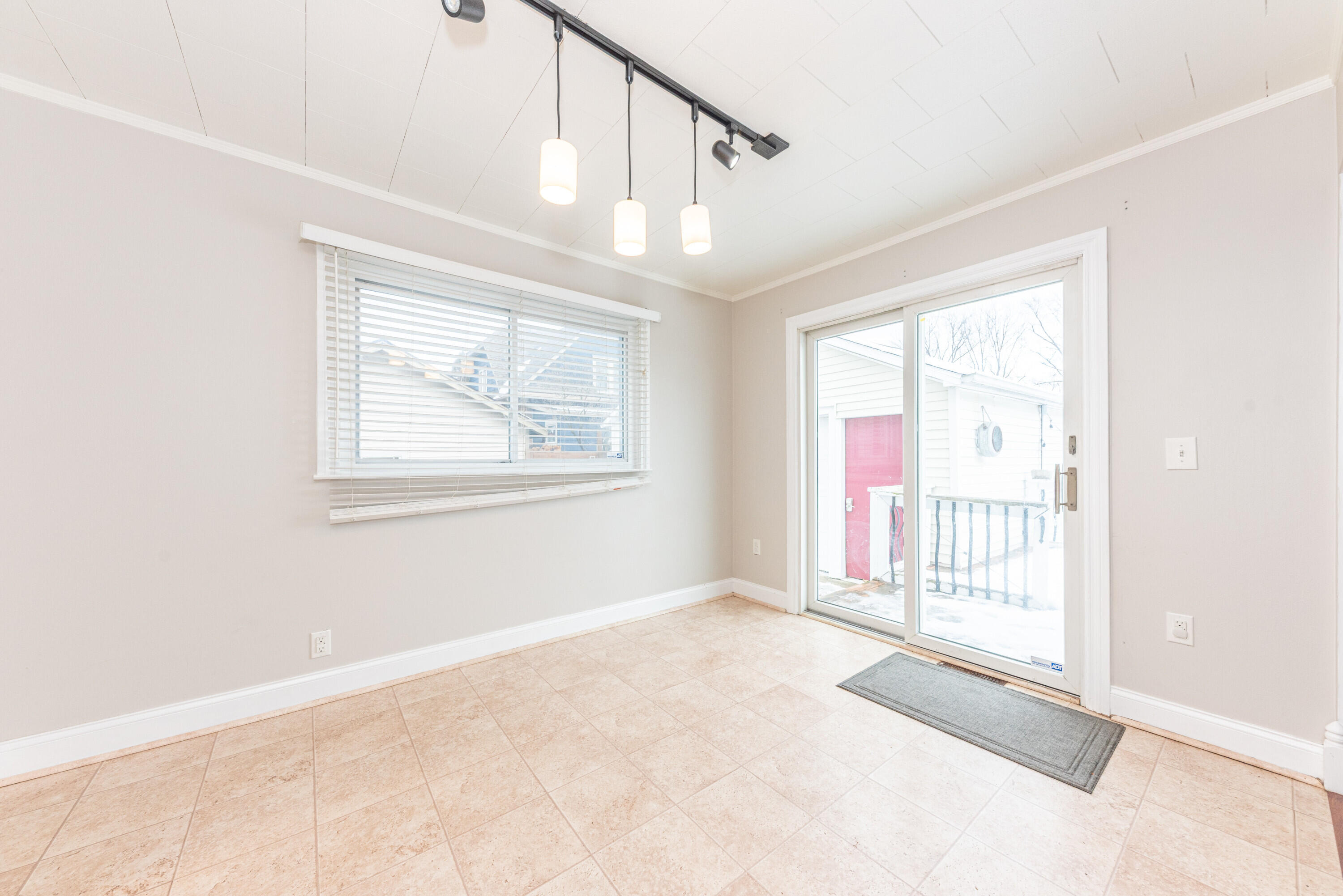 1005 S Wisner Street Property Photo 13