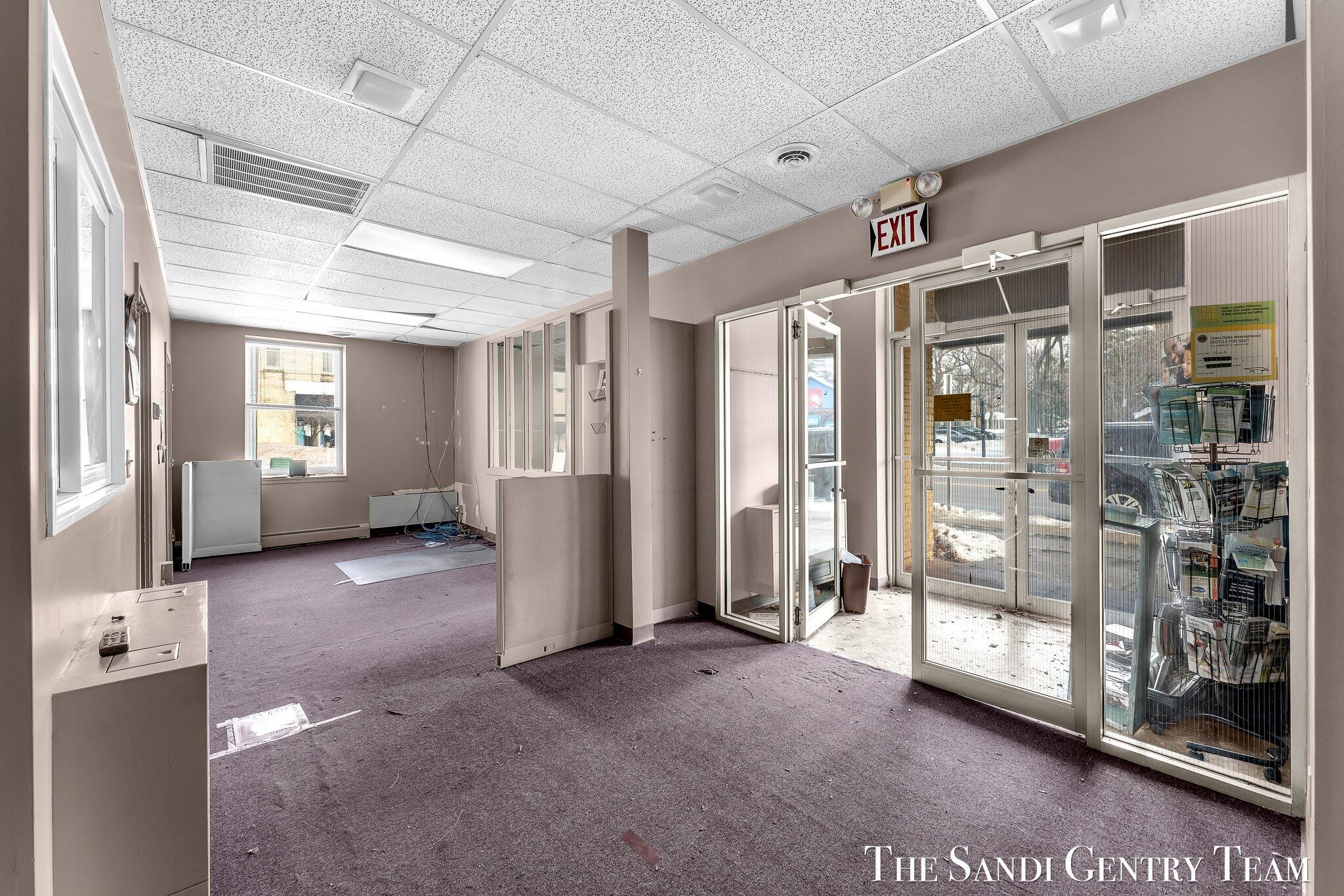 327 S Hancock Street Property Photo 6