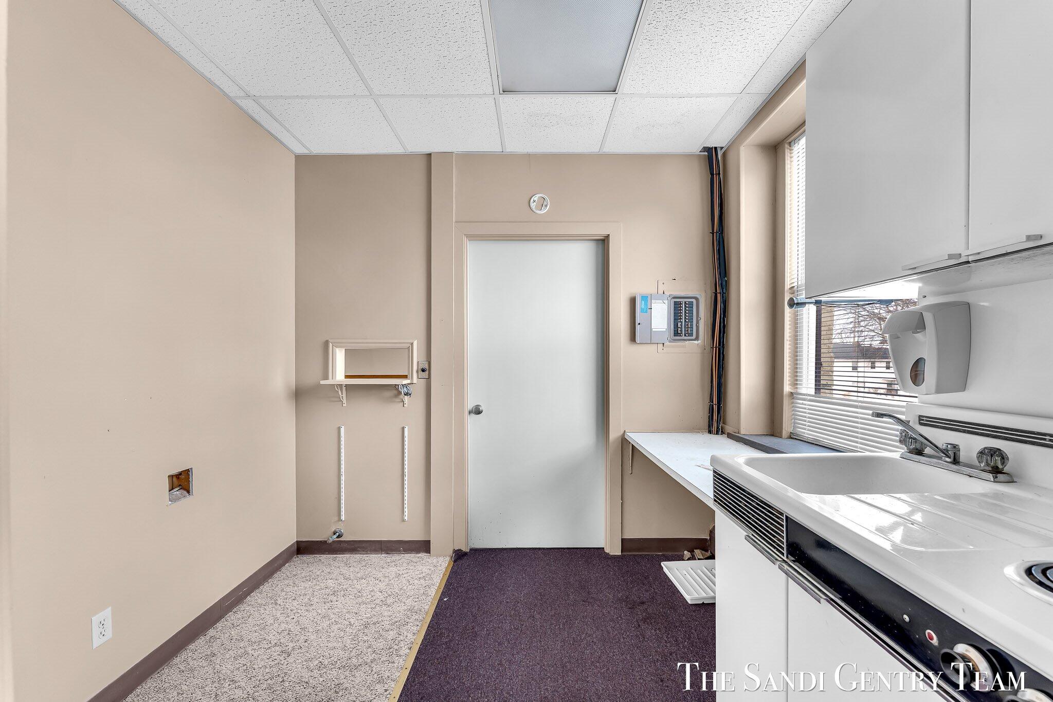327 S Hancock Street Property Photo 10