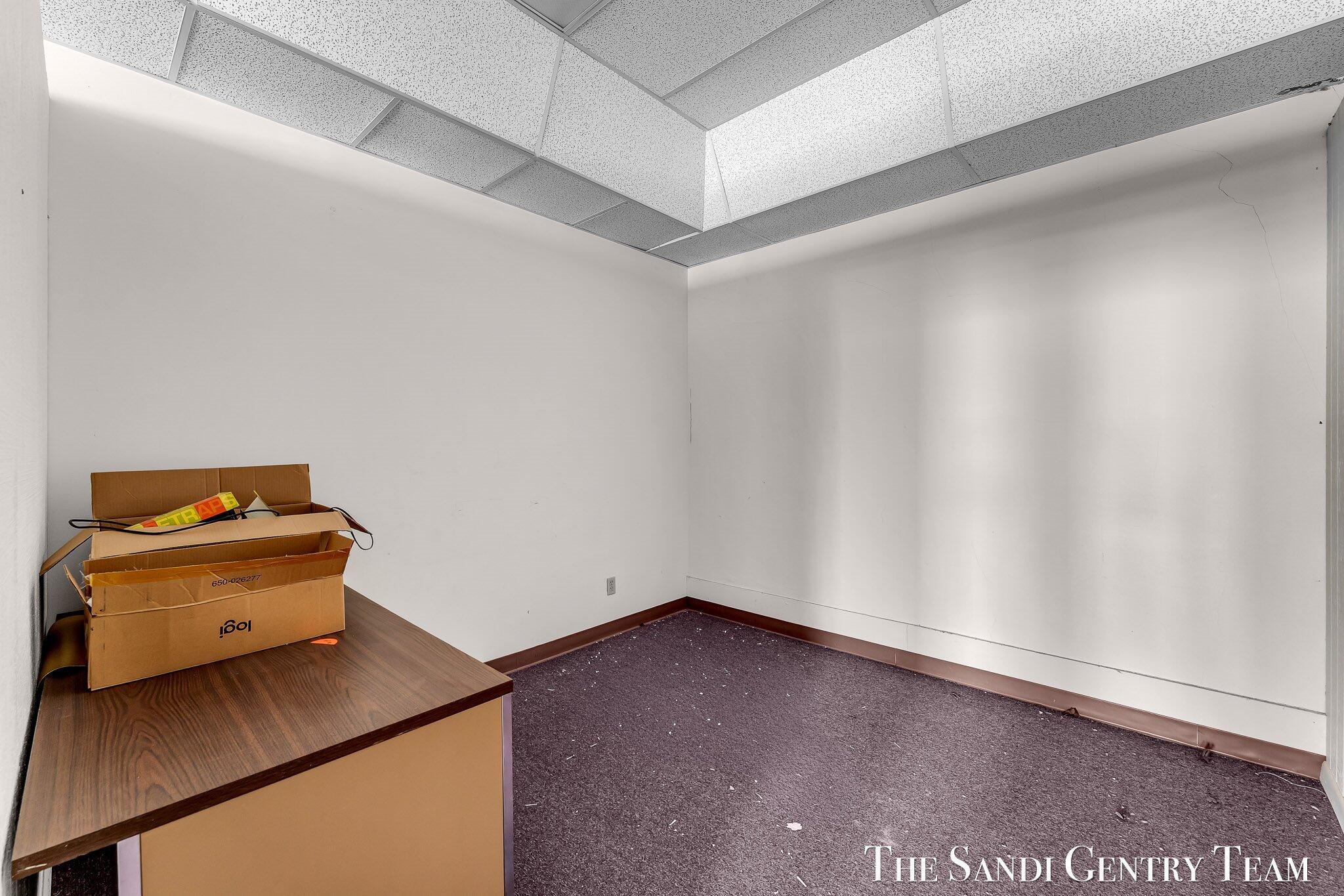 327 S Hancock Street Property Photo 16