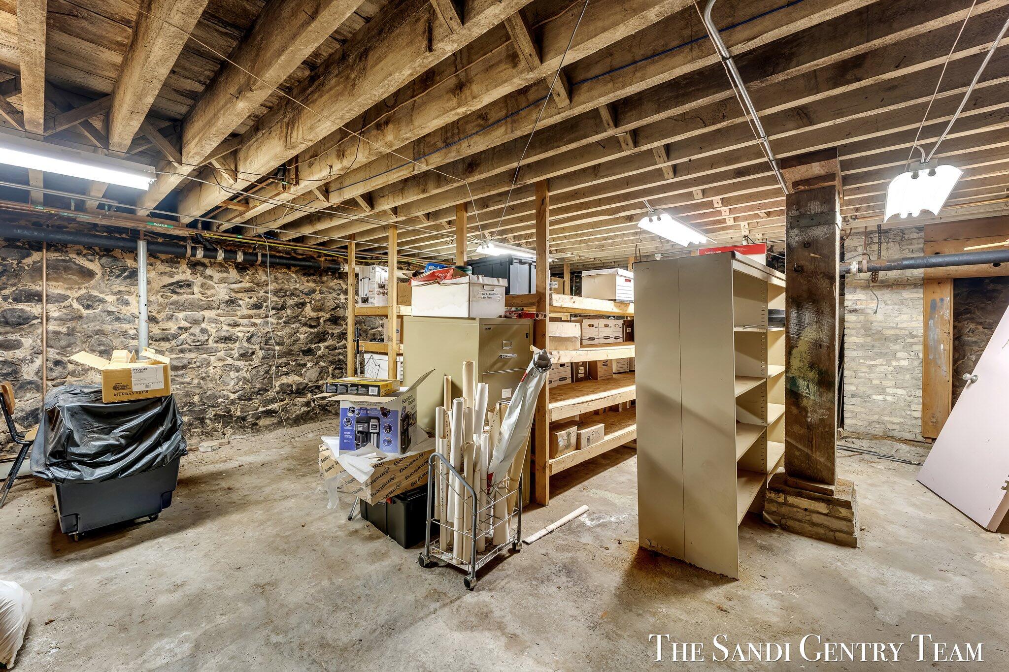327 S Hancock Street Property Photo 28
